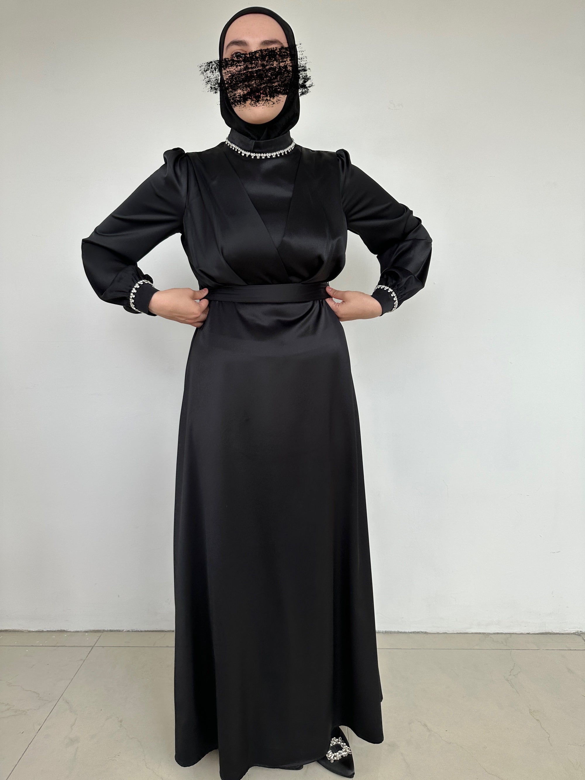 ROBE DE SOIRÉE SATINÉ NOIR