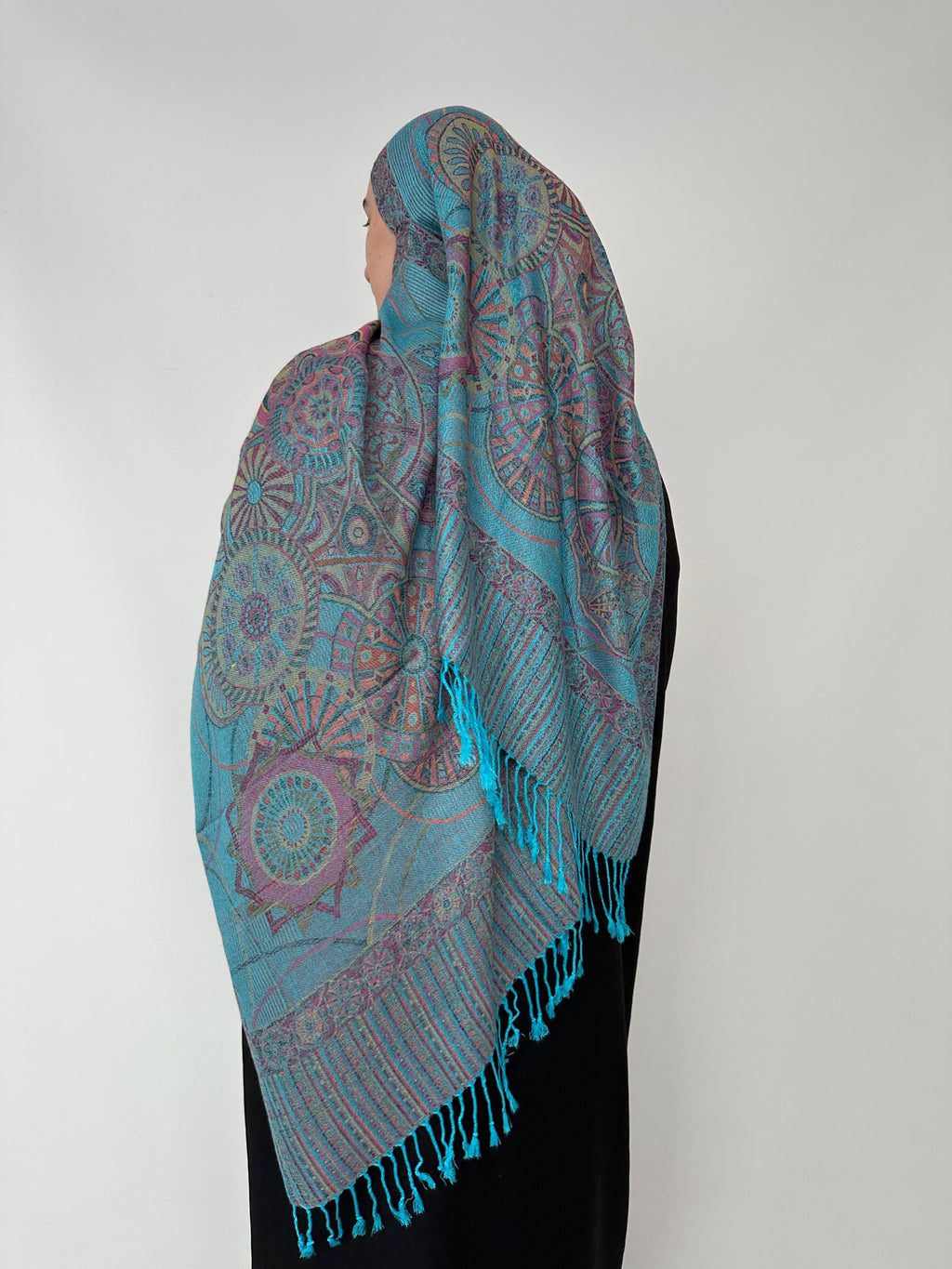 PASHMINA À MOTIFS AVEC FRANGES