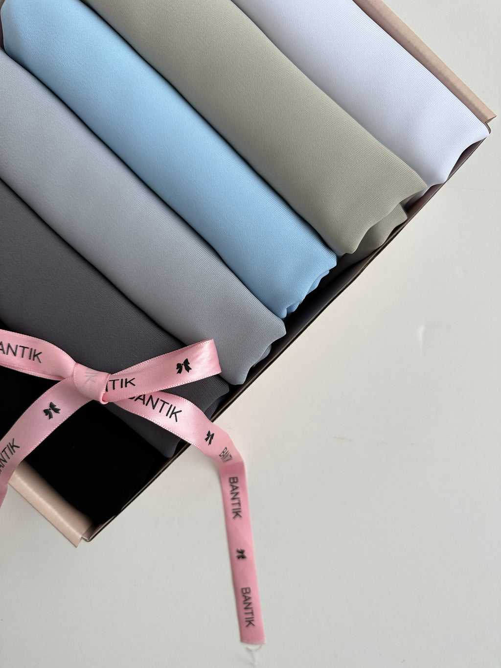 BOX SIX HIJABS SOIE DE MÈDINE