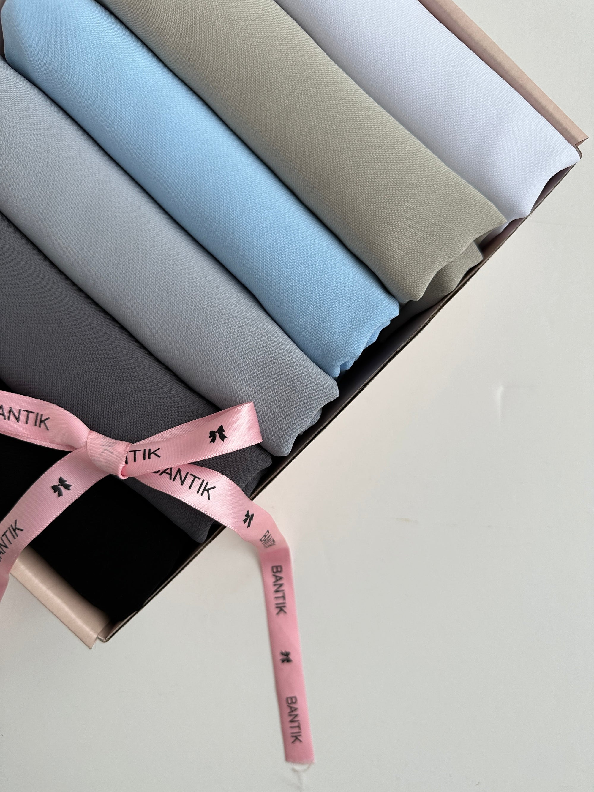 BOX SIX HIJABS SOIE DE MÈDINE