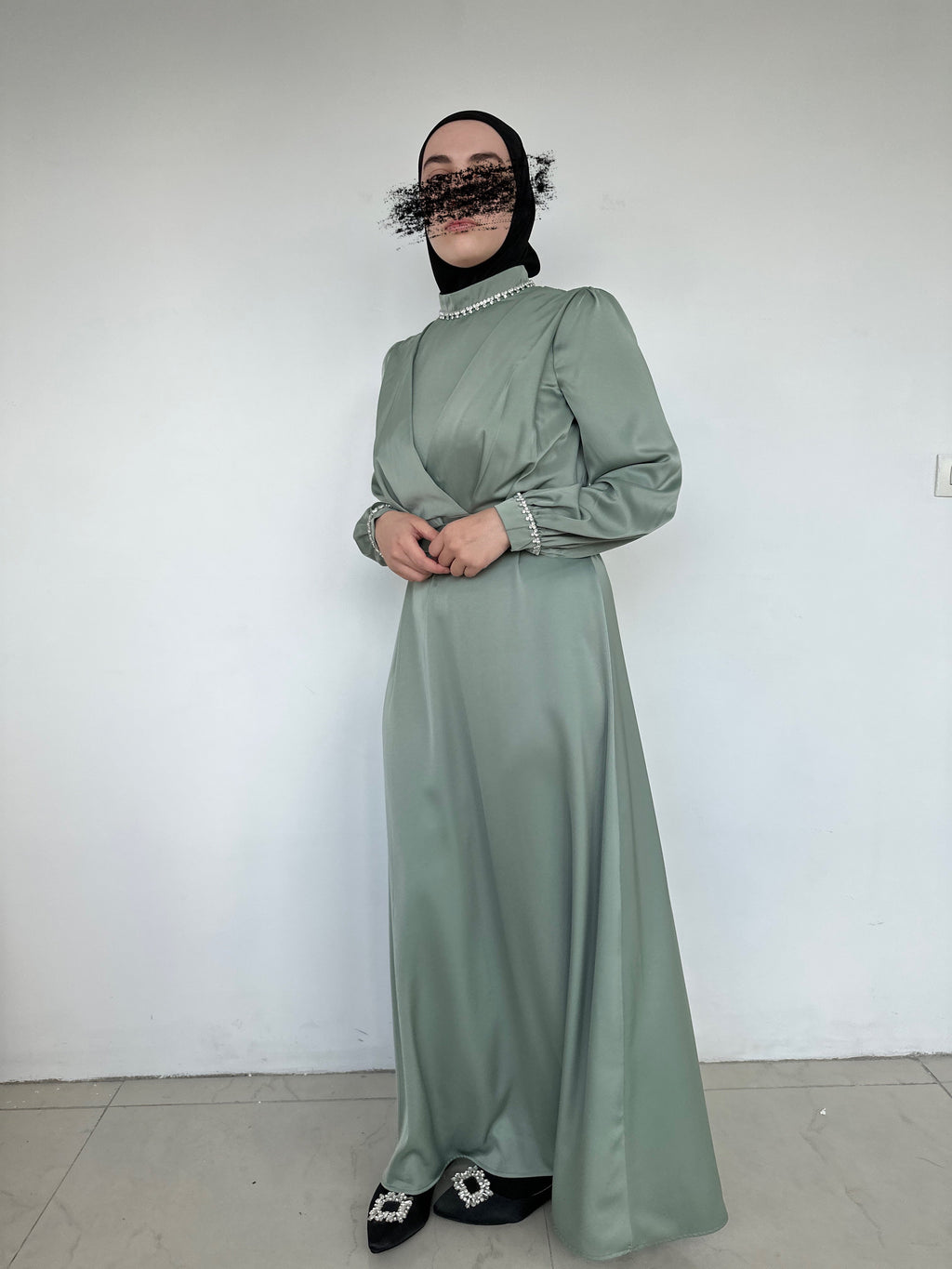 ROBE DE SOIRÉE SATINÉ VERT