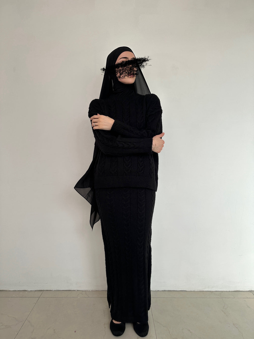 ENSEMBLE JUPE ET PULL NOIR