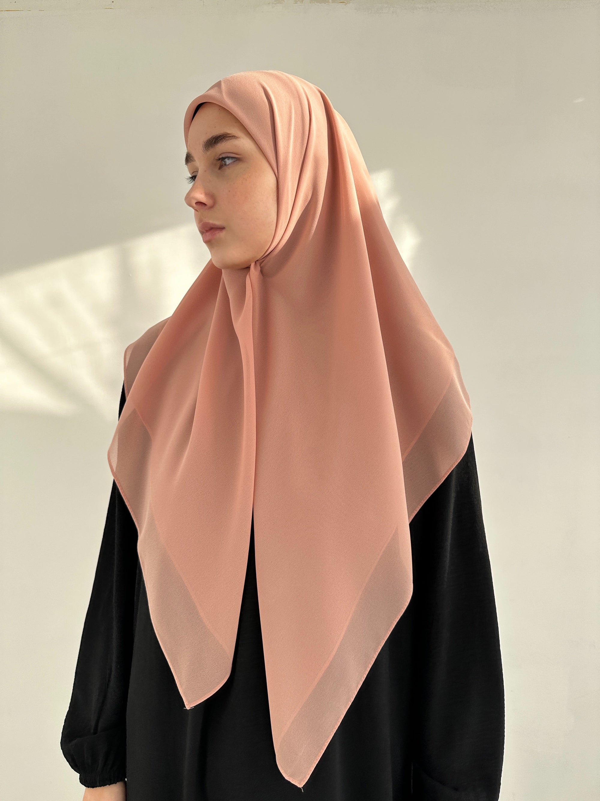 HIJAB CARRÉ EN MOUSSELINE PÊCHE