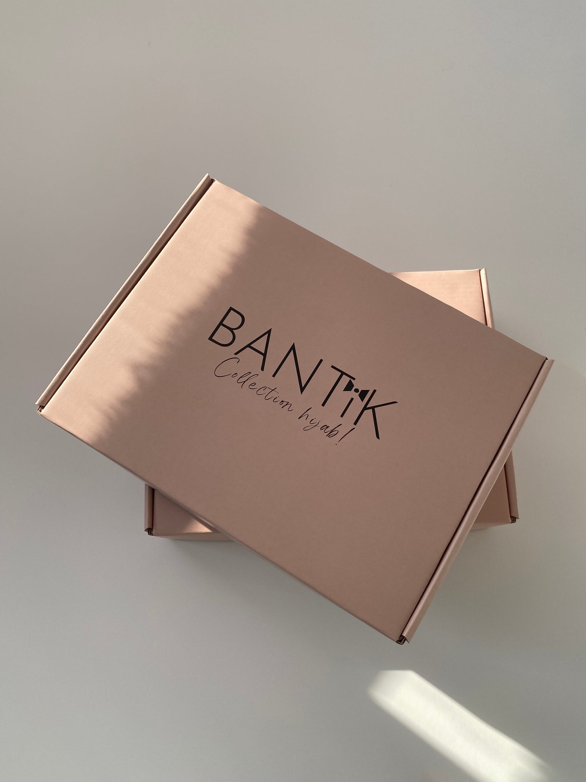 BOX DE 14 BONNETS TUBES