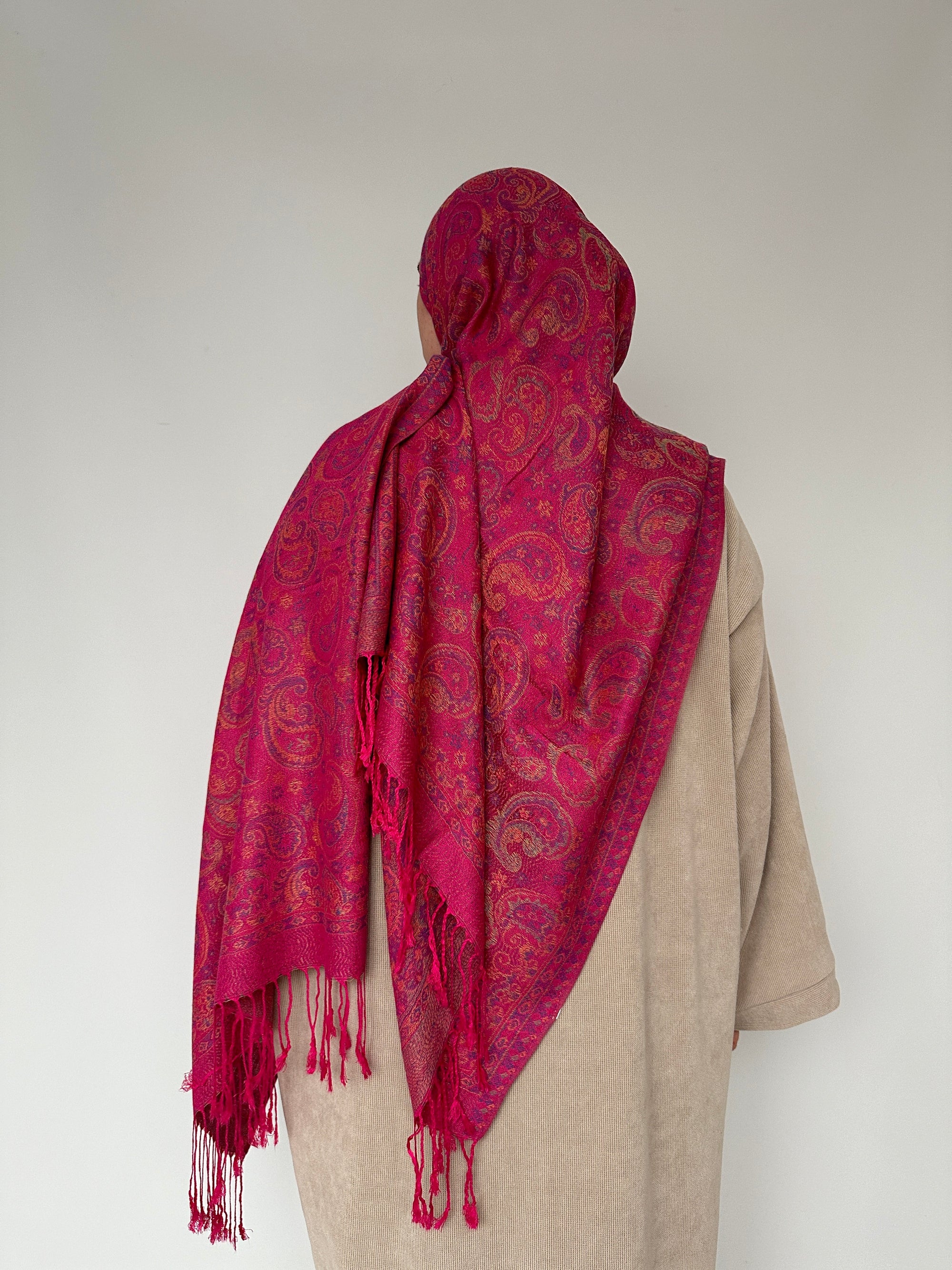 PASHMINA À MOTIFS AVEC FRANGES