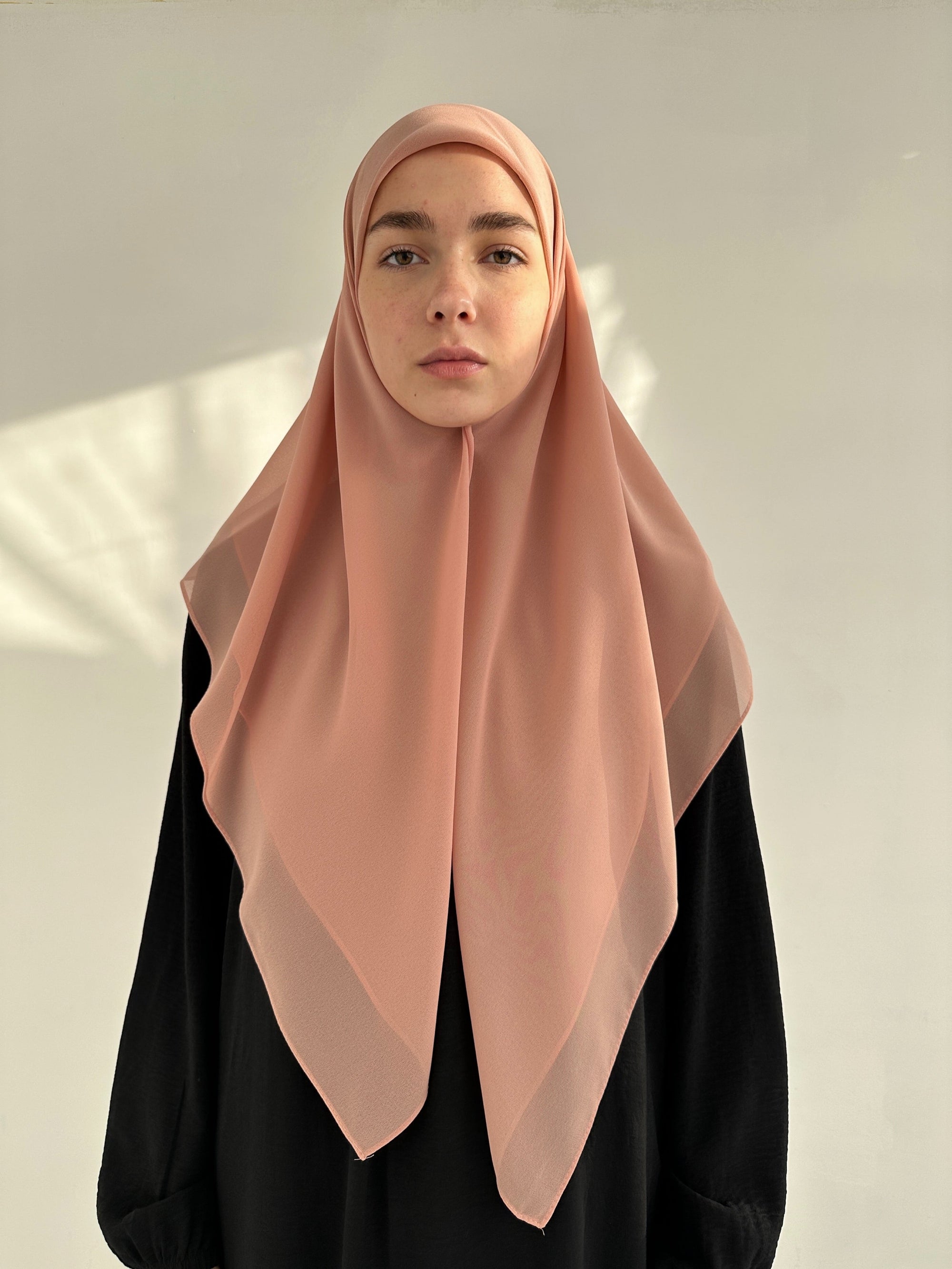 HIJAB CARRÉ EN MOUSSELINE PÊCHE