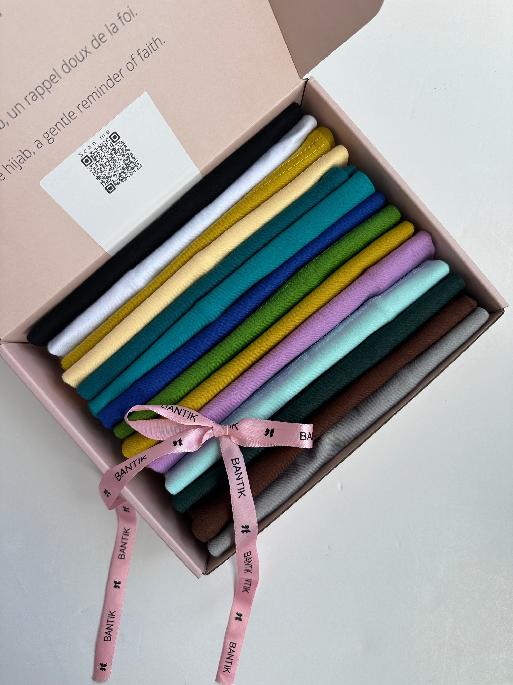 BOX DE 14 BONNETS TUBES