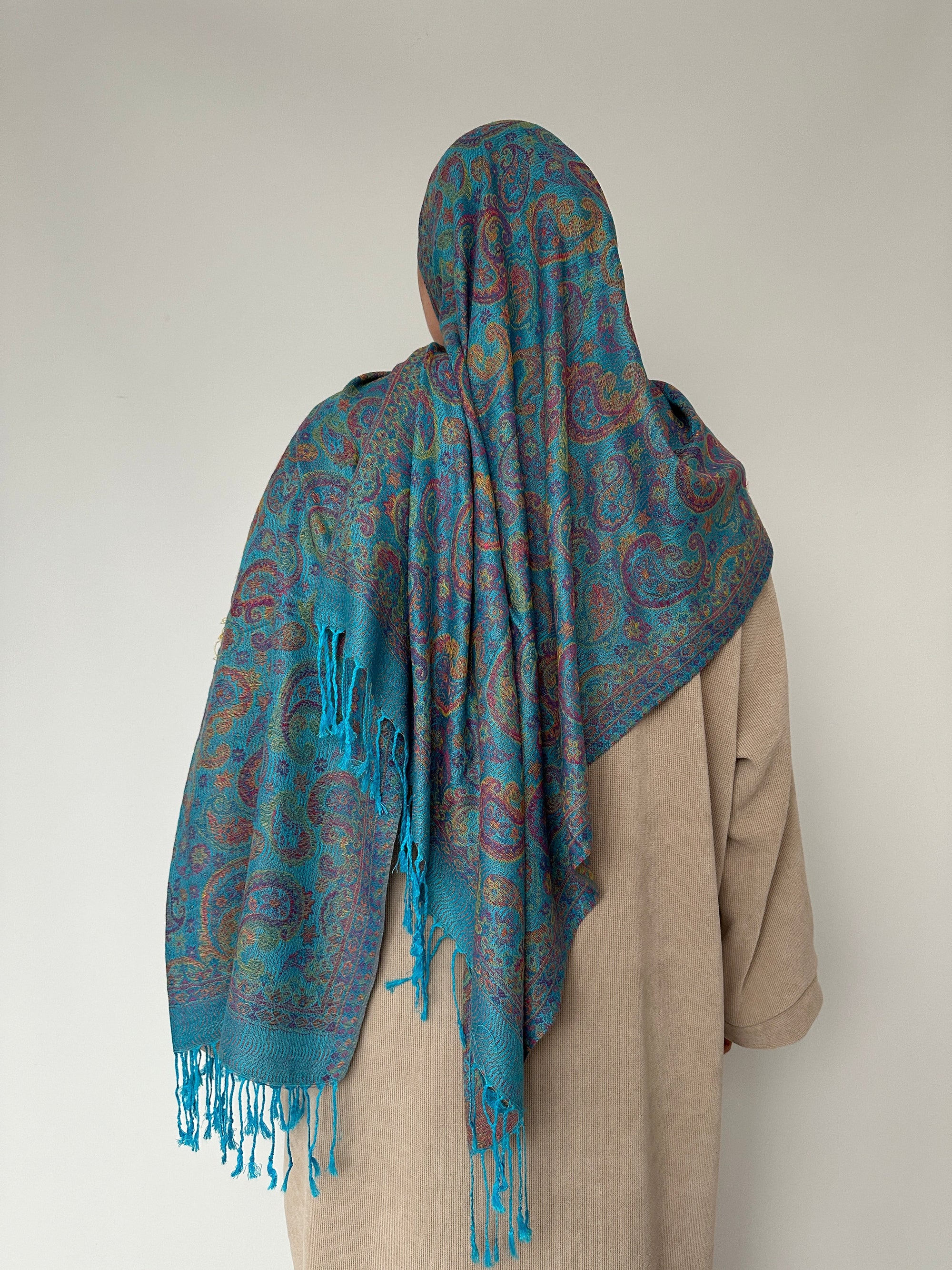PASHMINA À MOTIFS AVEC FRANGES