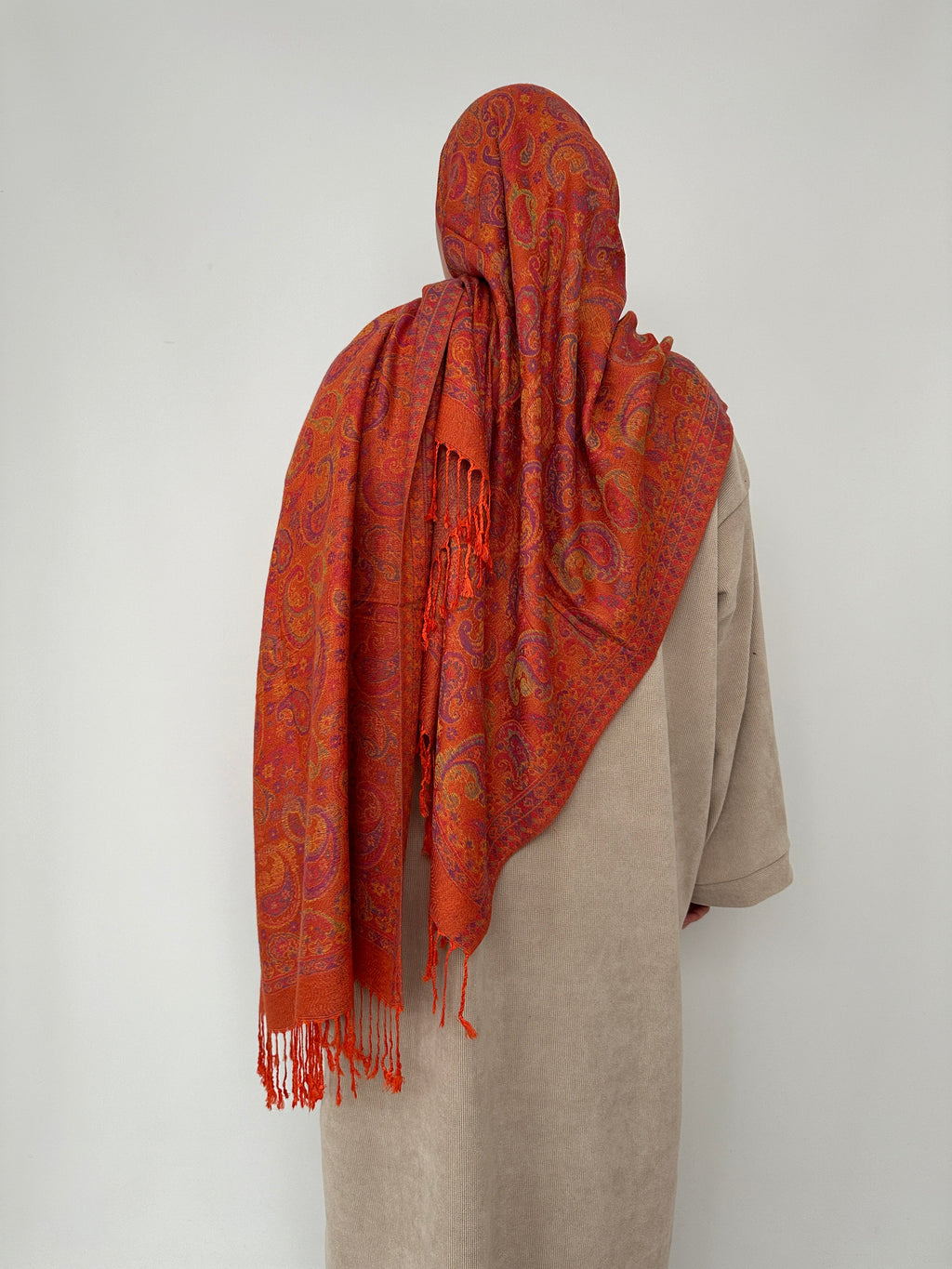 PASHMINA À MOTIFS AVEC FRANGES