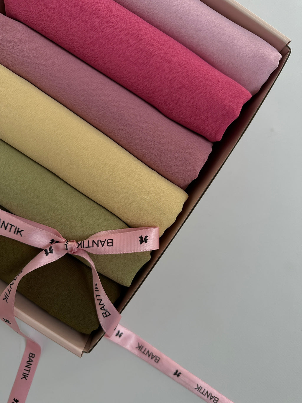 BOX DE 6 HIJABS EN MOUSSELINE