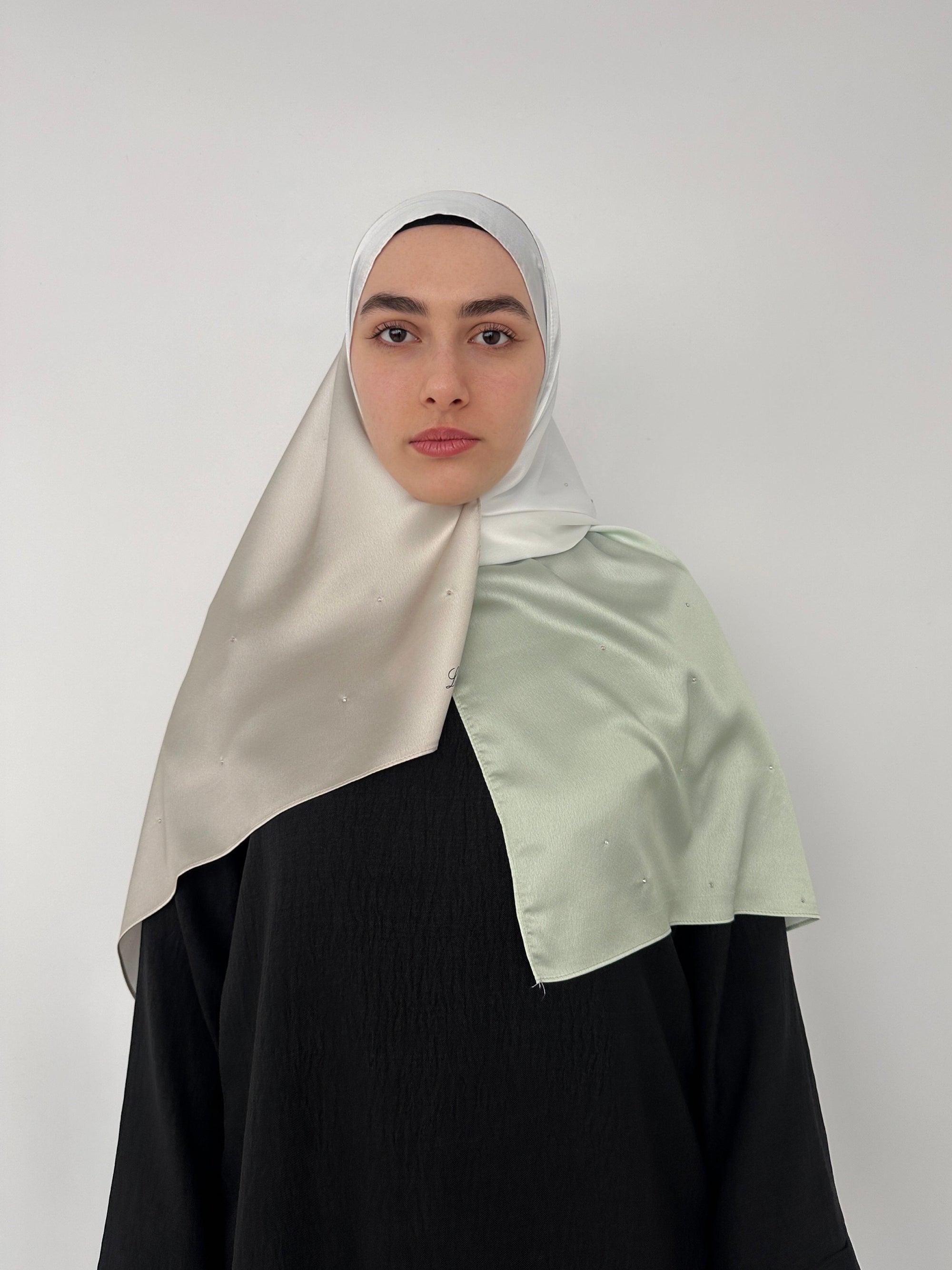 HIJAB SATIN AVEC STRASS