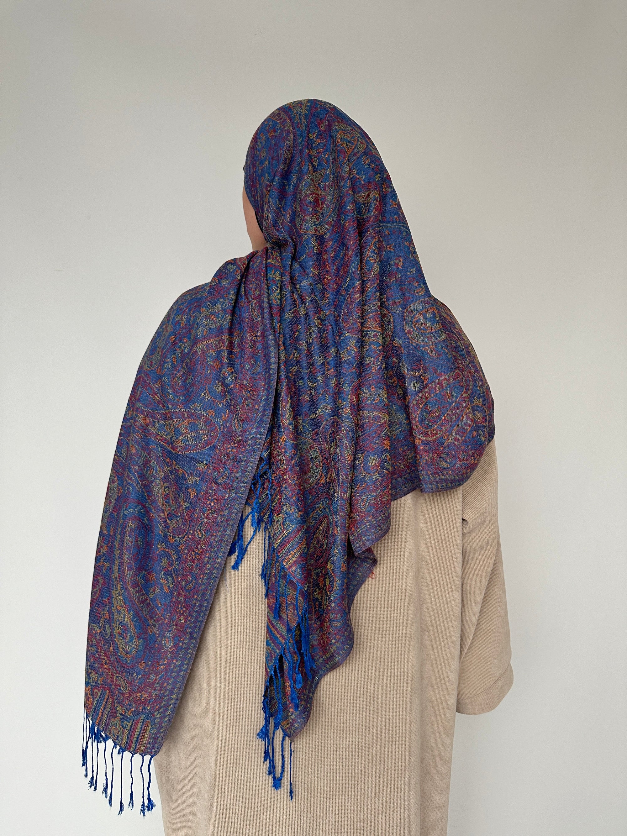 PASHMINA À MOTIFS AVEC FRANGES