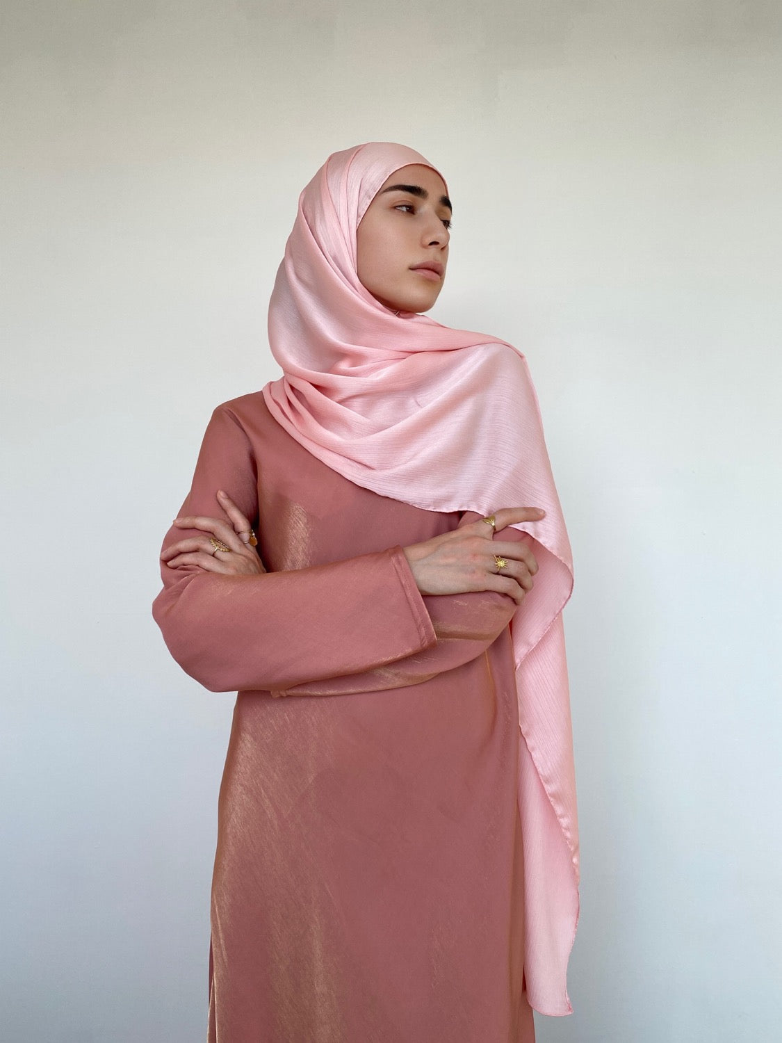 HIJAB SATIN PLISSÉ DRAGÉE