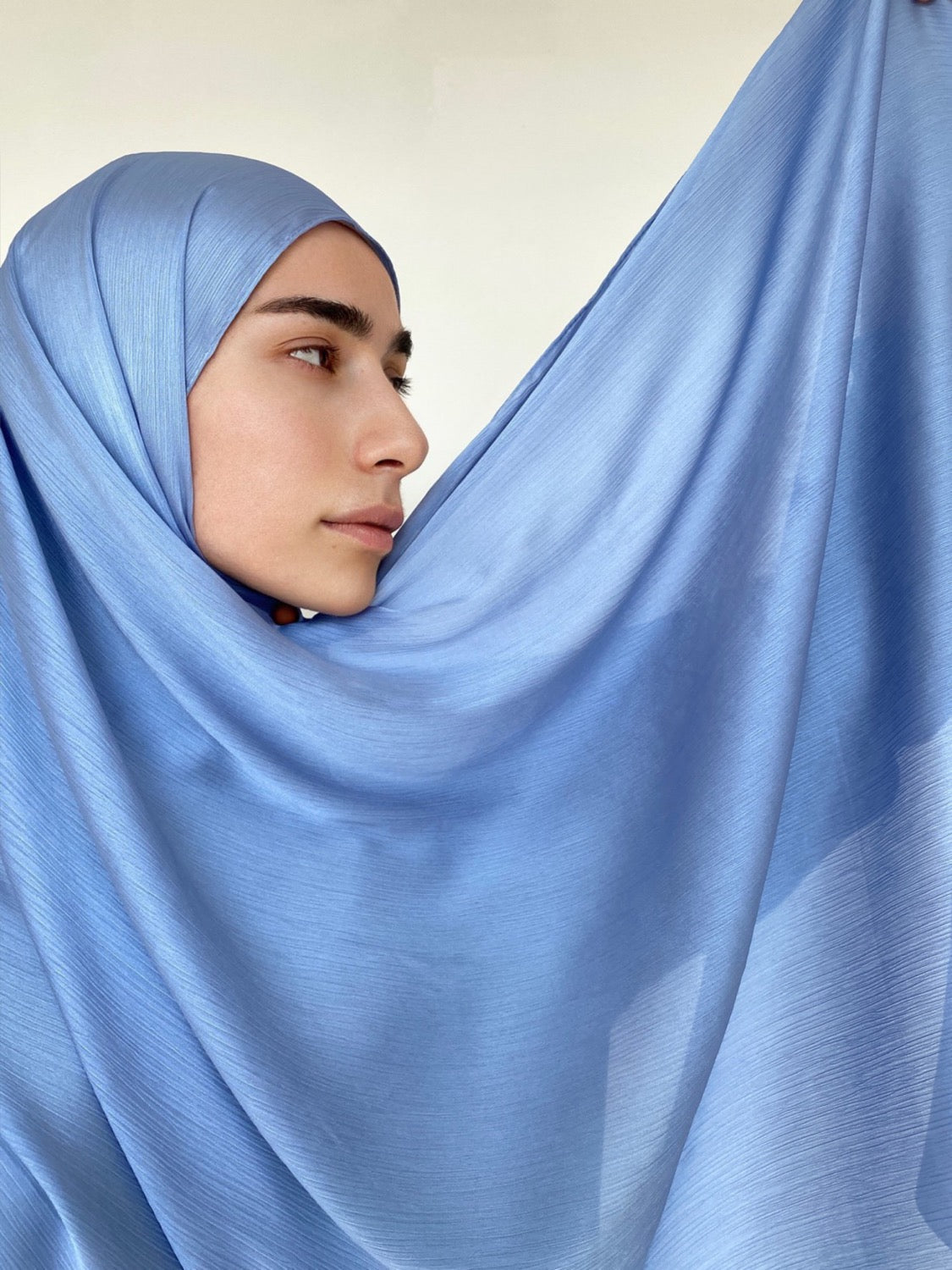 HIJAB SATIN PLISSÉ BLEUET
