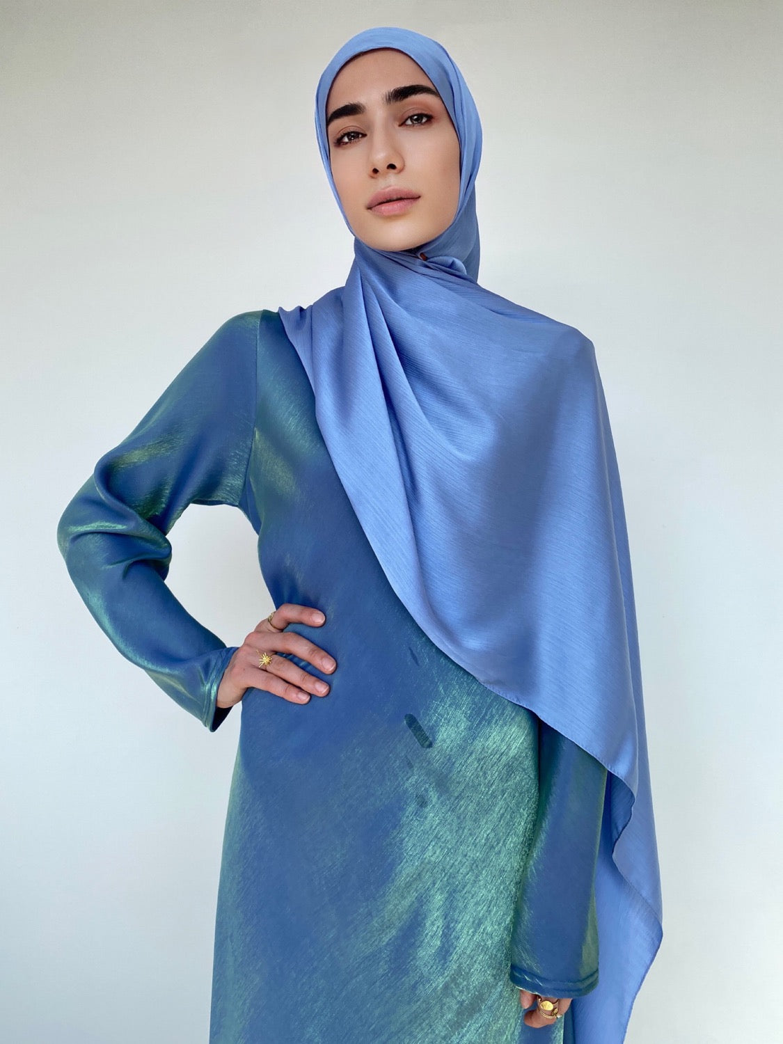 HIJAB SATIN PLISSÉ BLEUET