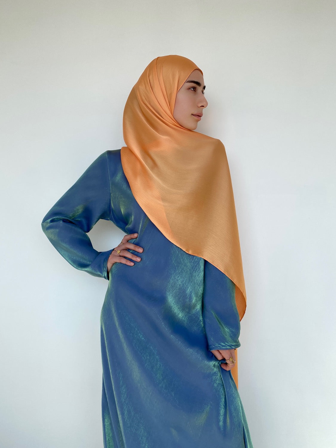 HIJAB SATIN PLISSÉ MANDARINE