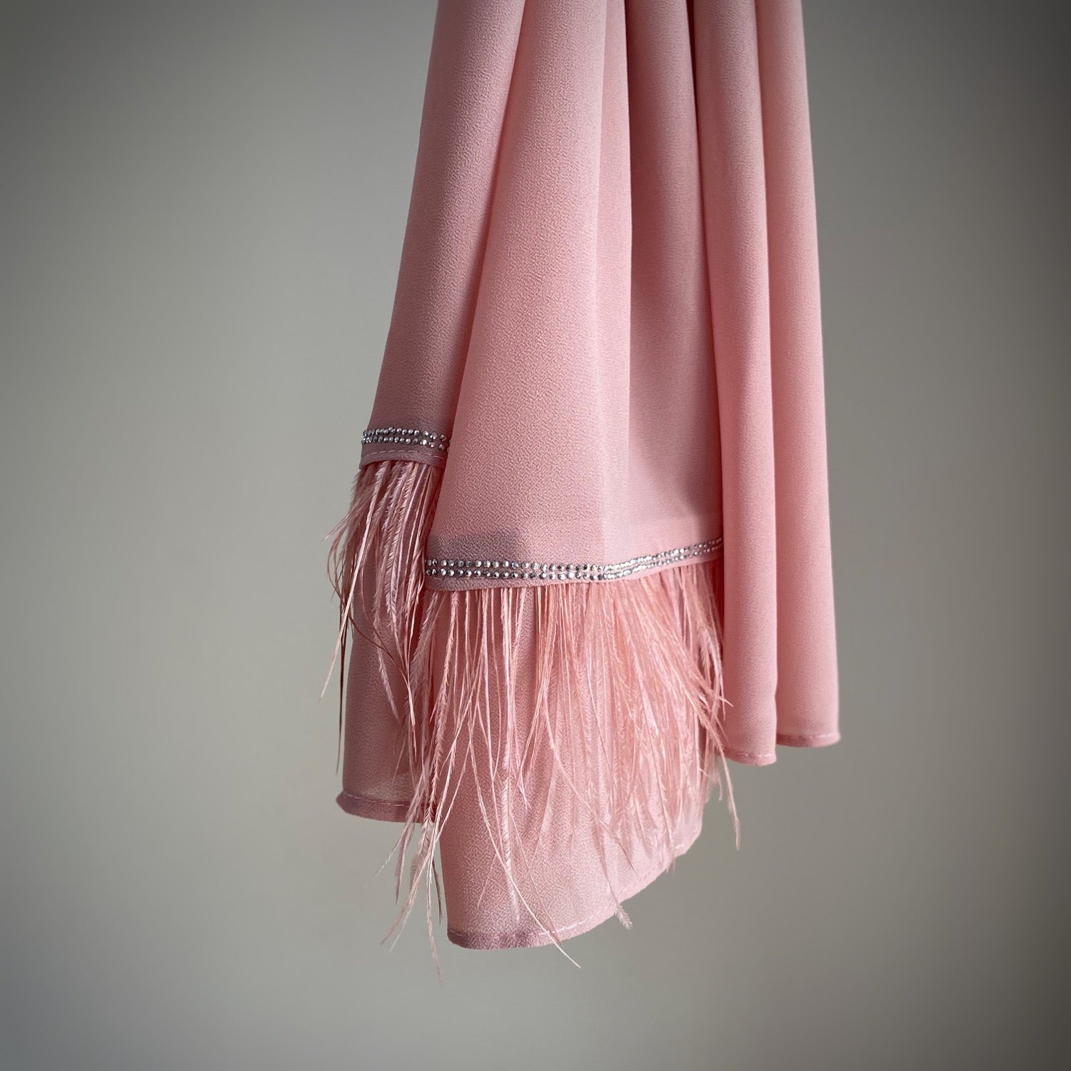 Châle mousseline avec plumes ROSE PÂLE
