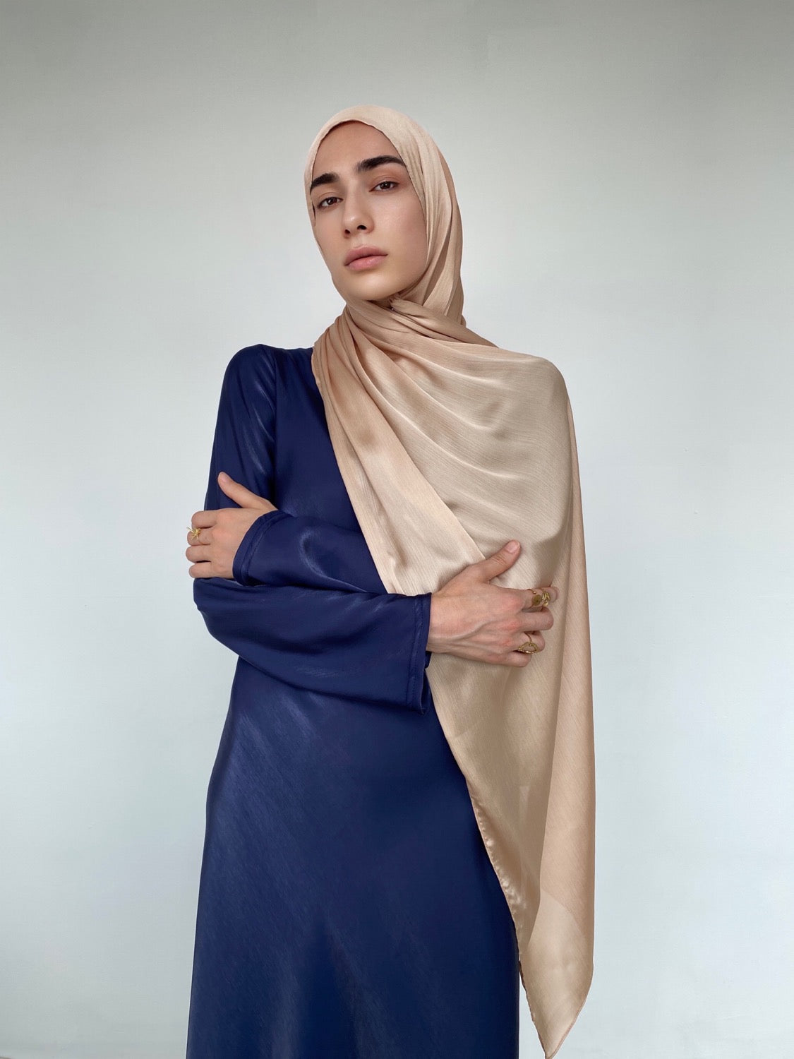 HIJAB  SATIN PLISSÉ BEIGE