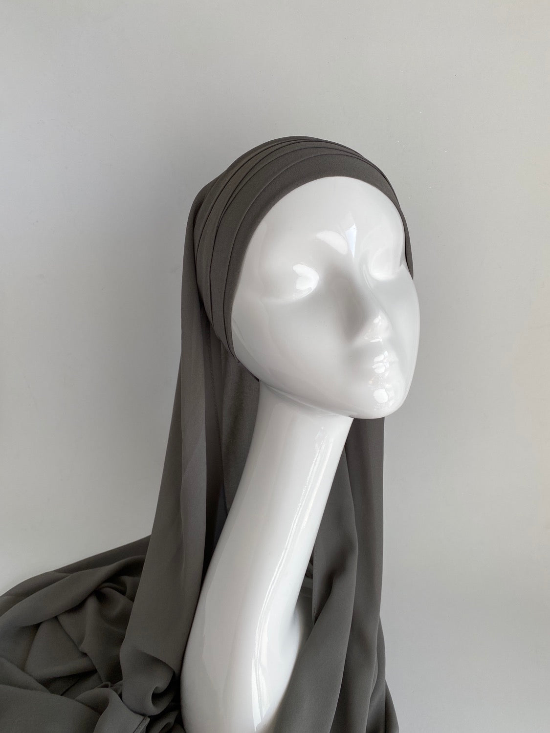 HIJAB À ENFILER MOUSSELINE GRIS FONCÉ