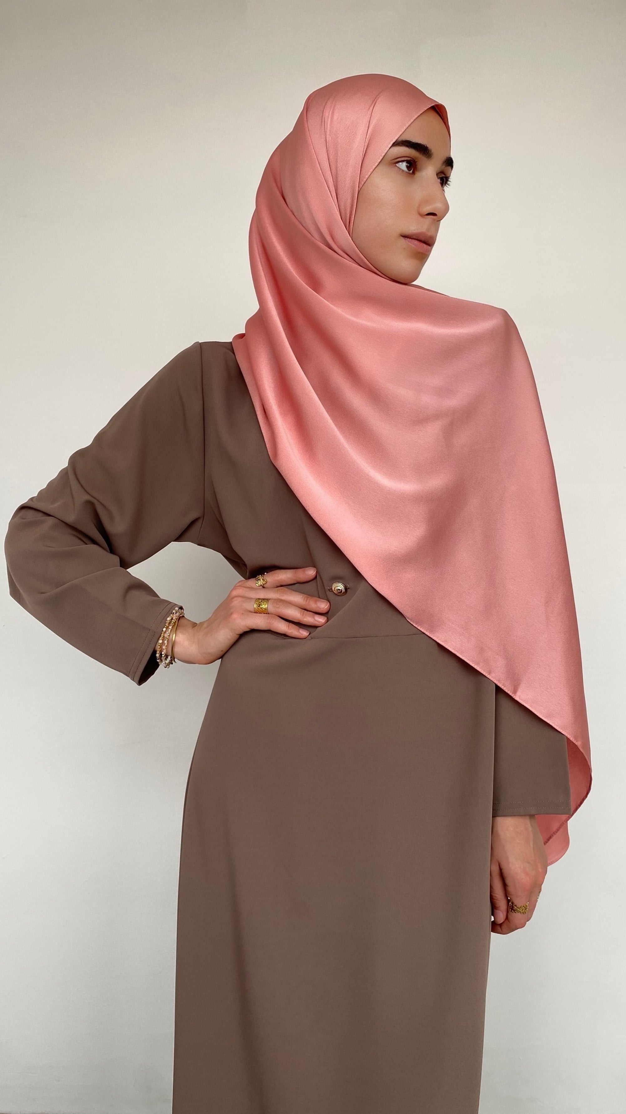 Hijab châle satin rose doux
