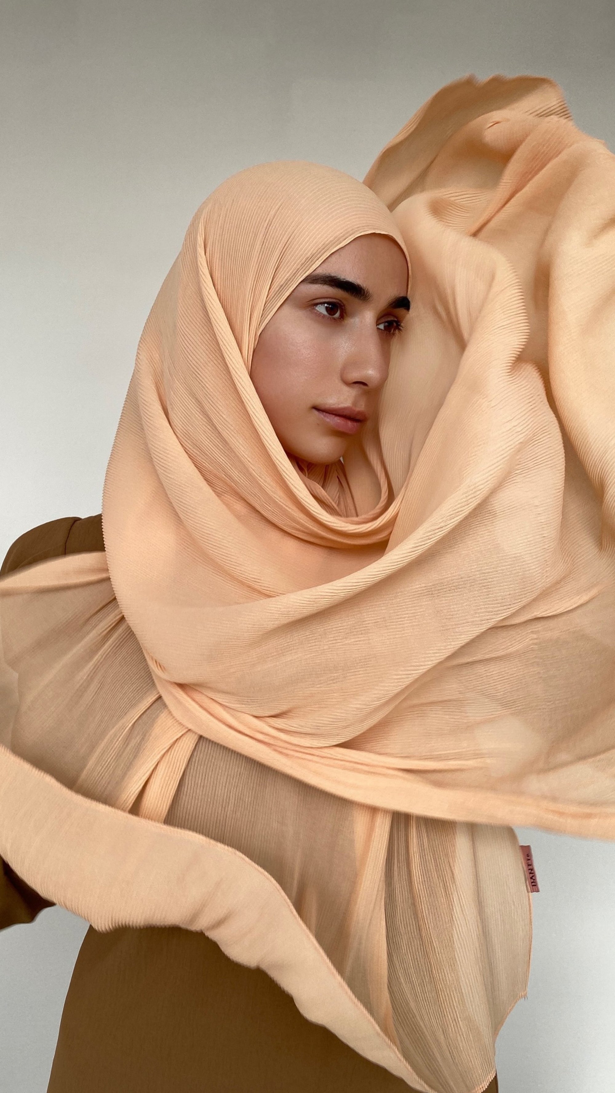 HIJAB PLISSÉ CHAMPAGNE