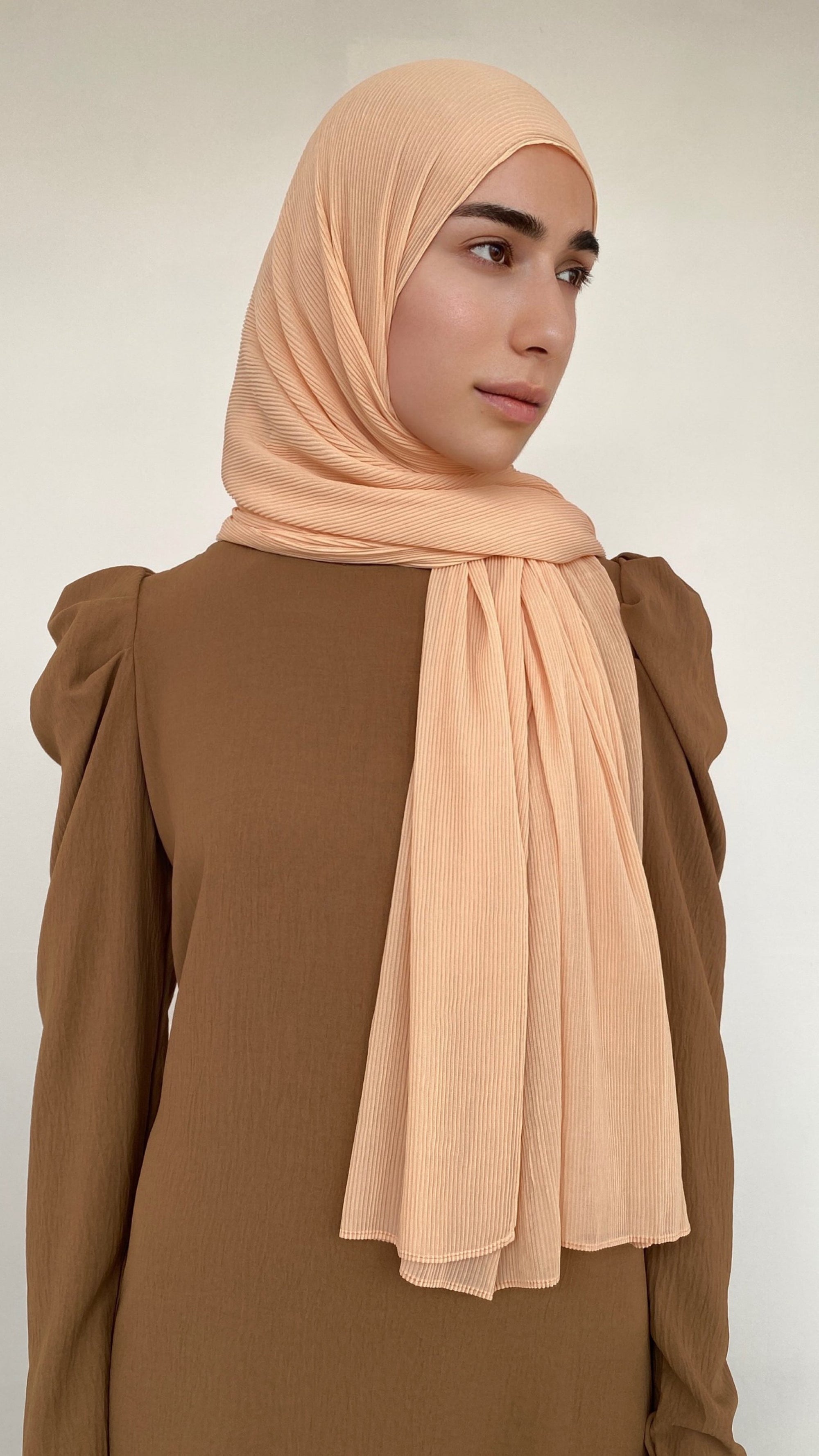 HIJAB PLISSÉ CHAMPAGNE