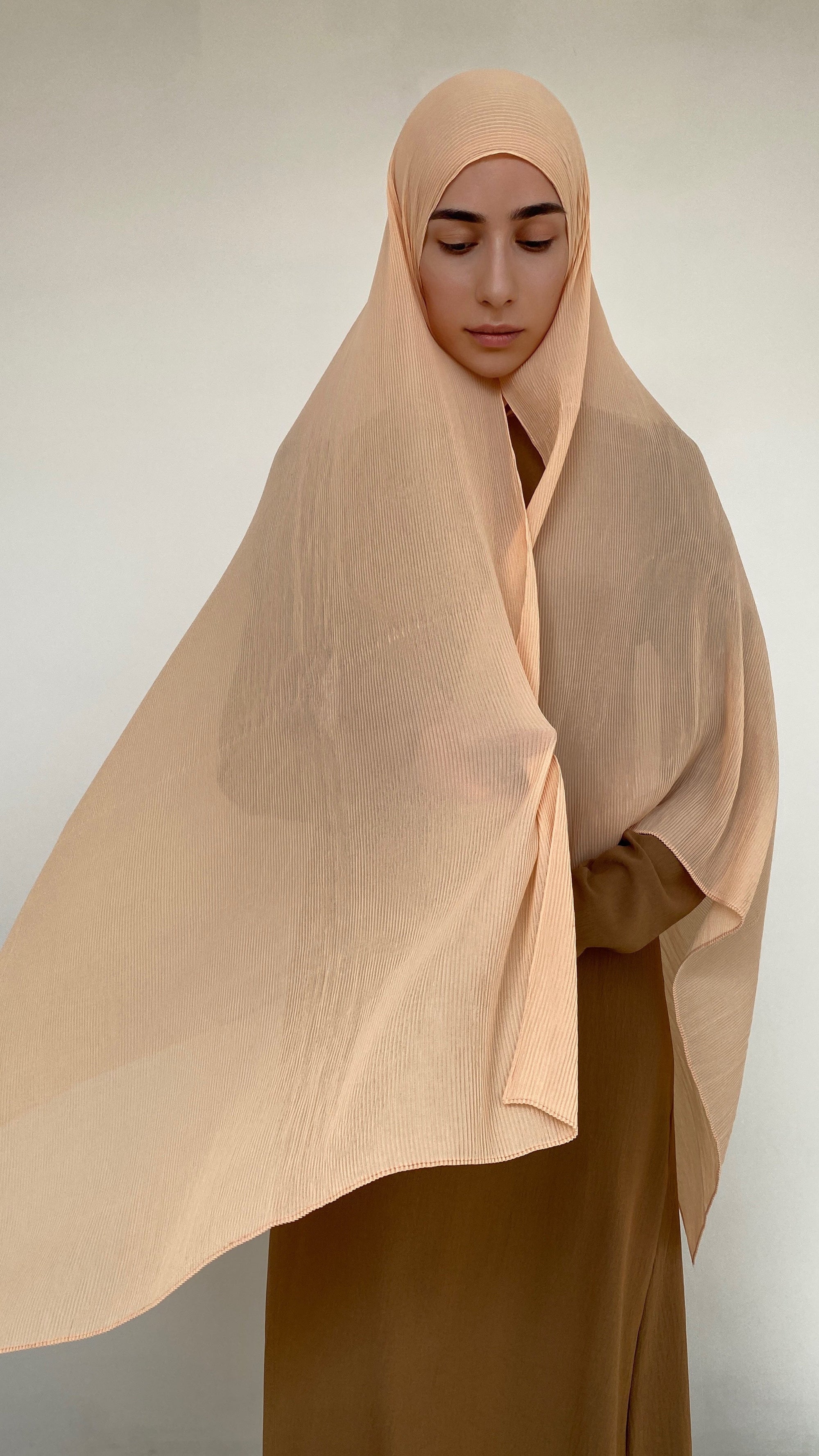 HIJAB PLISSÉ CHAMPAGNE