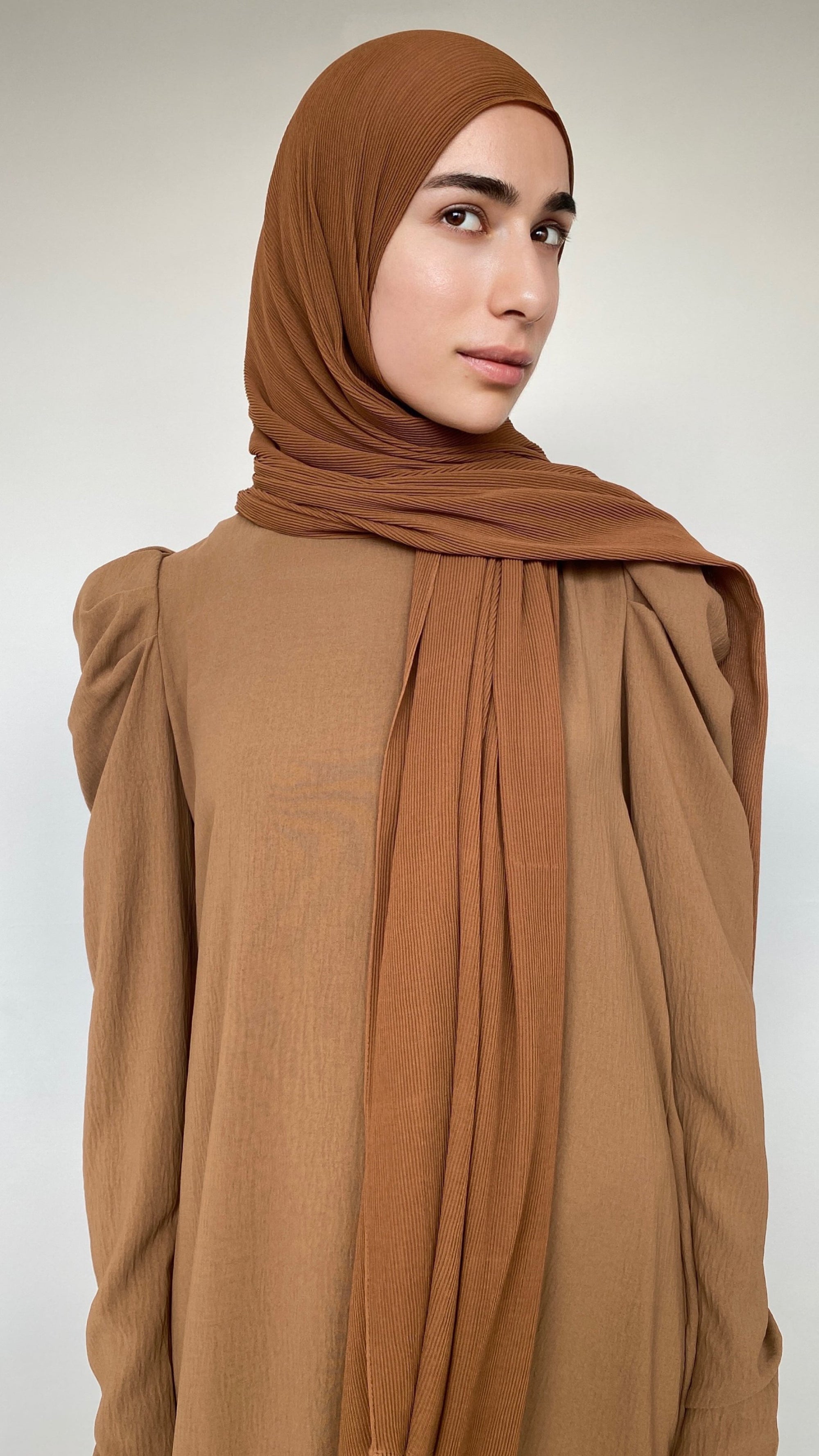 HIJAB MOUSSELINE PLISSÉ CANNELLE