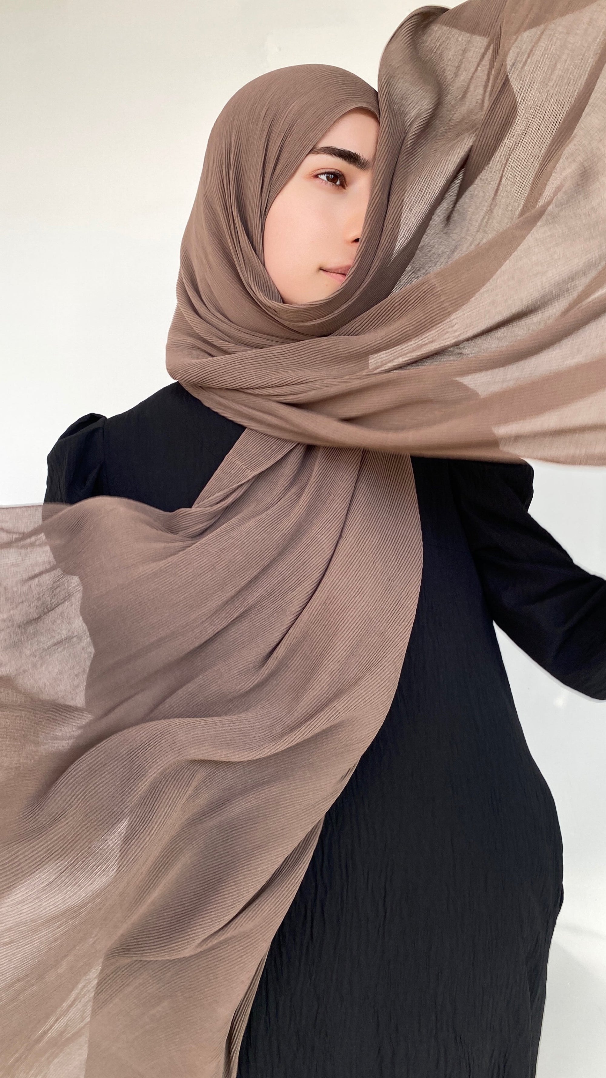 HIJAB MOUSSELINE PLISSÉ TAUPE