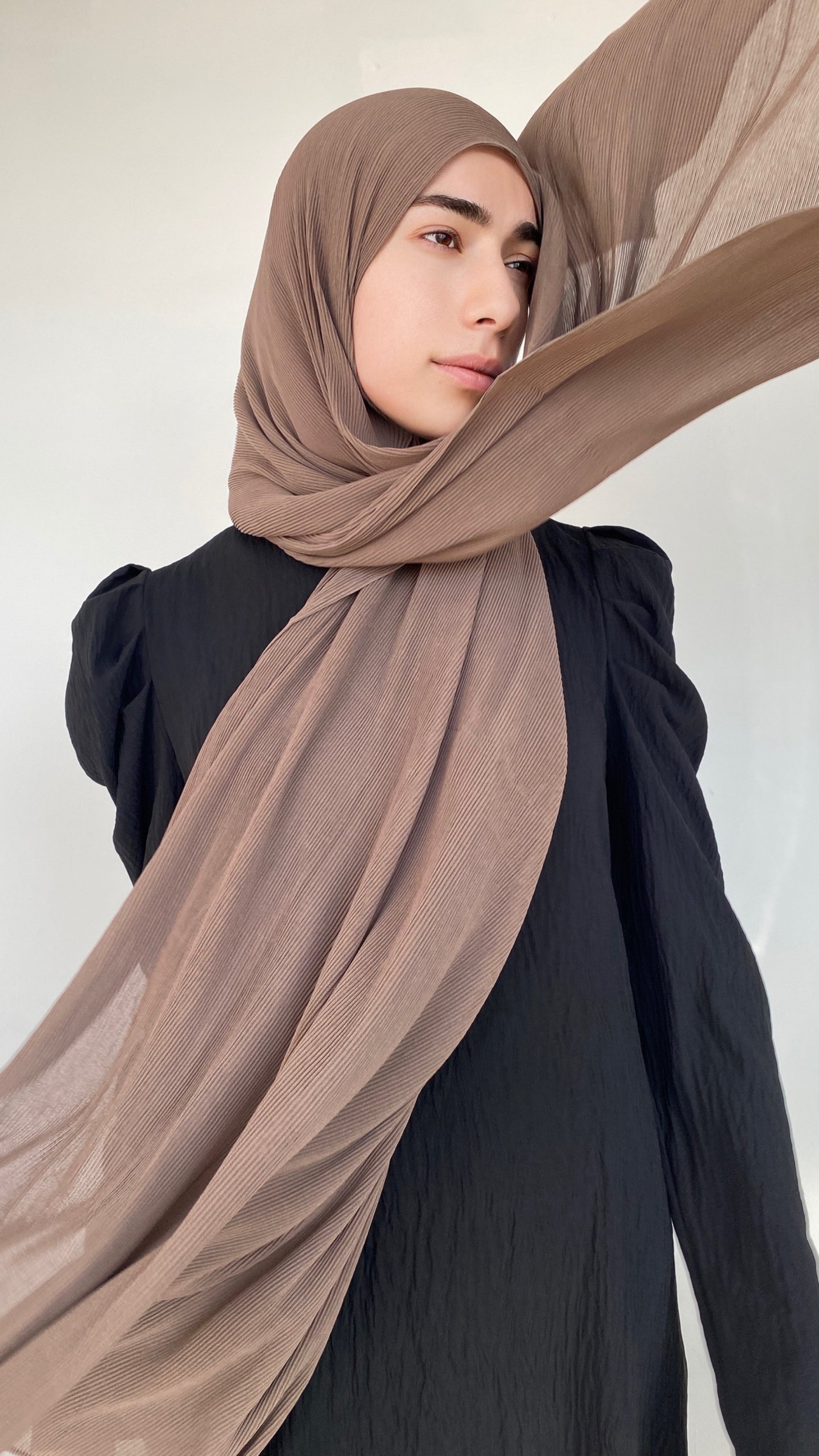 HIJAB MOUSSELINE PLISSÉ TAUPE