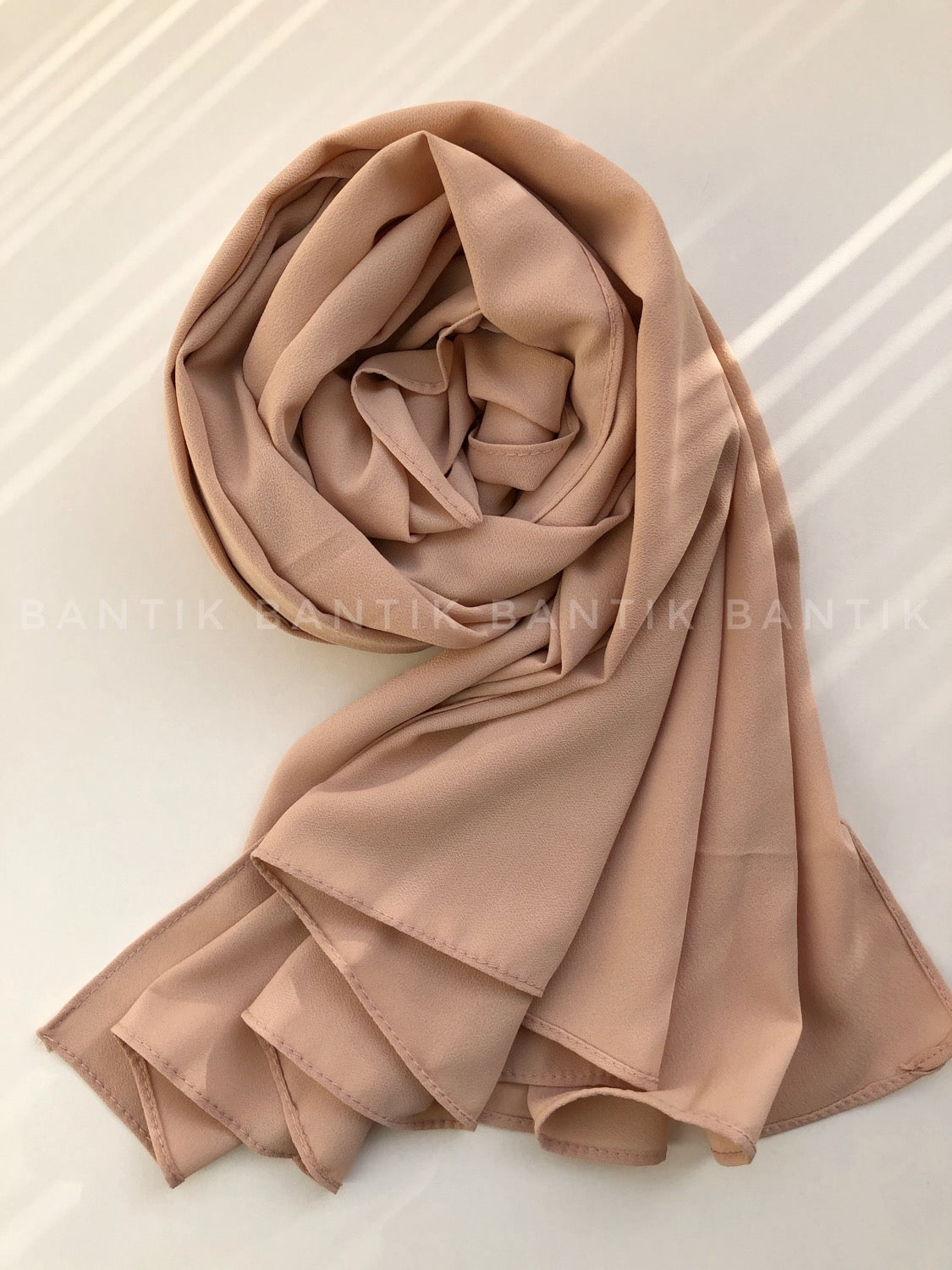Châle mousseline opaque beige rose
