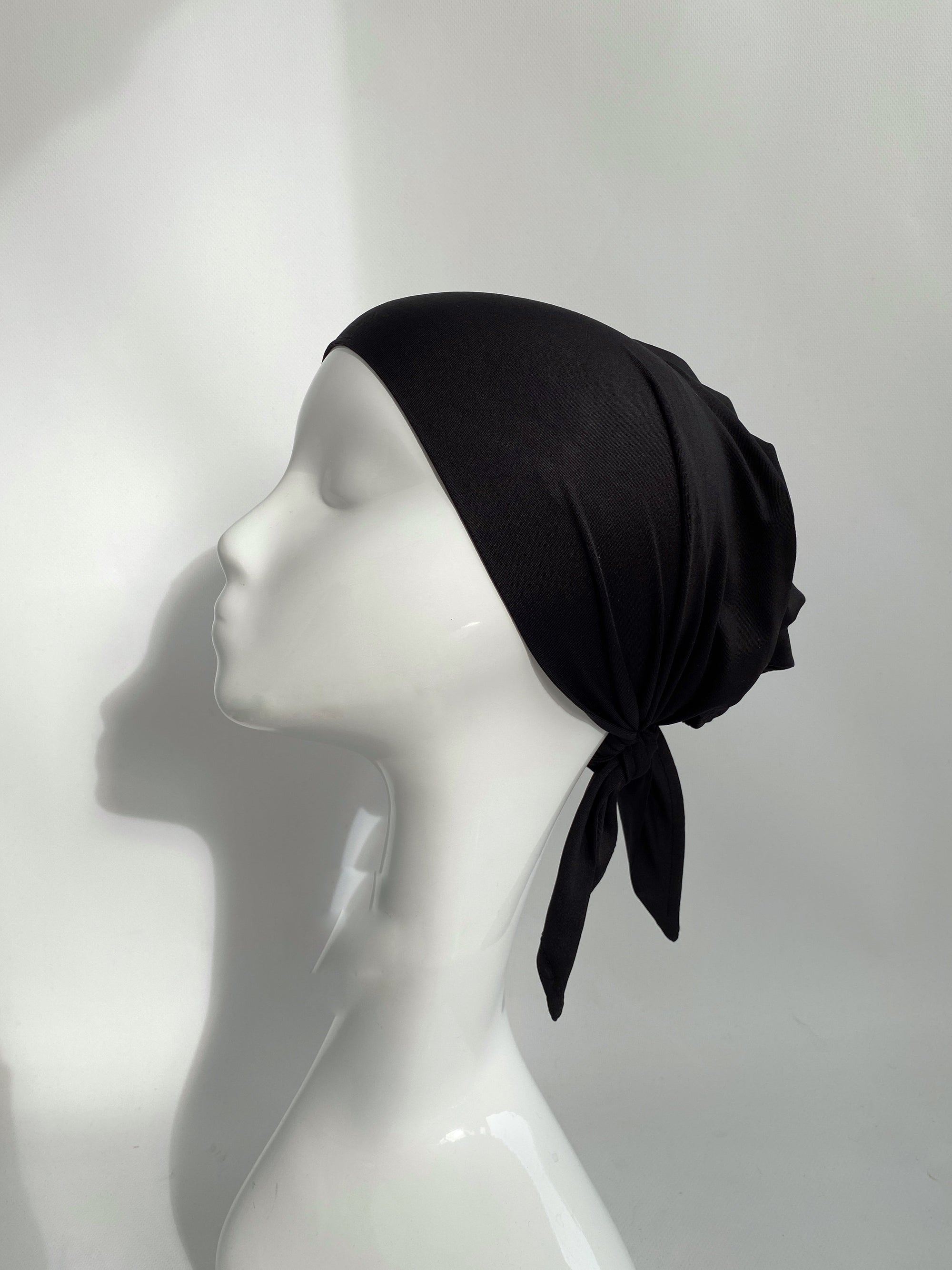 LOT 3 BONNETS