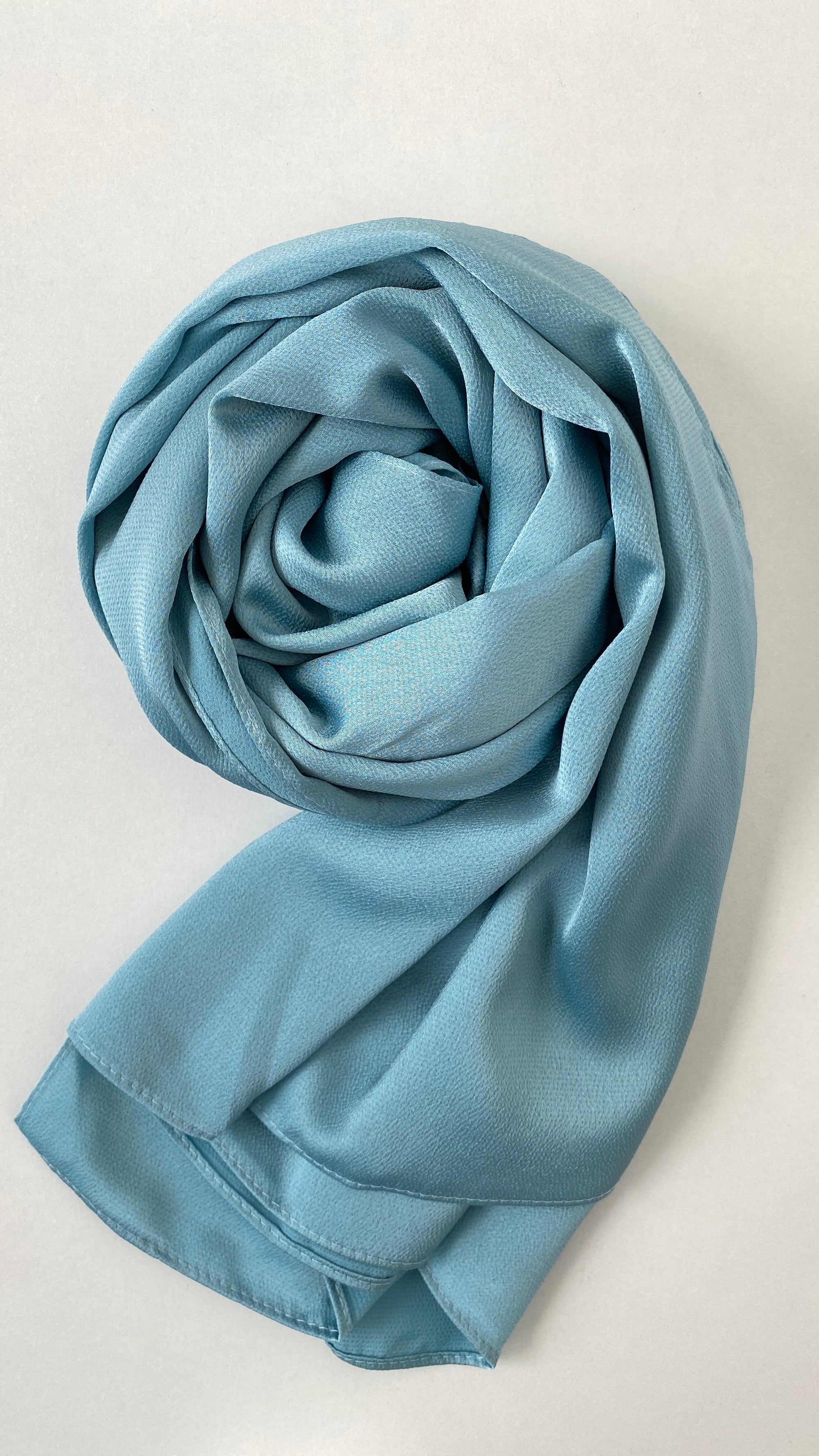 Hijab châle satin bleu turquoise