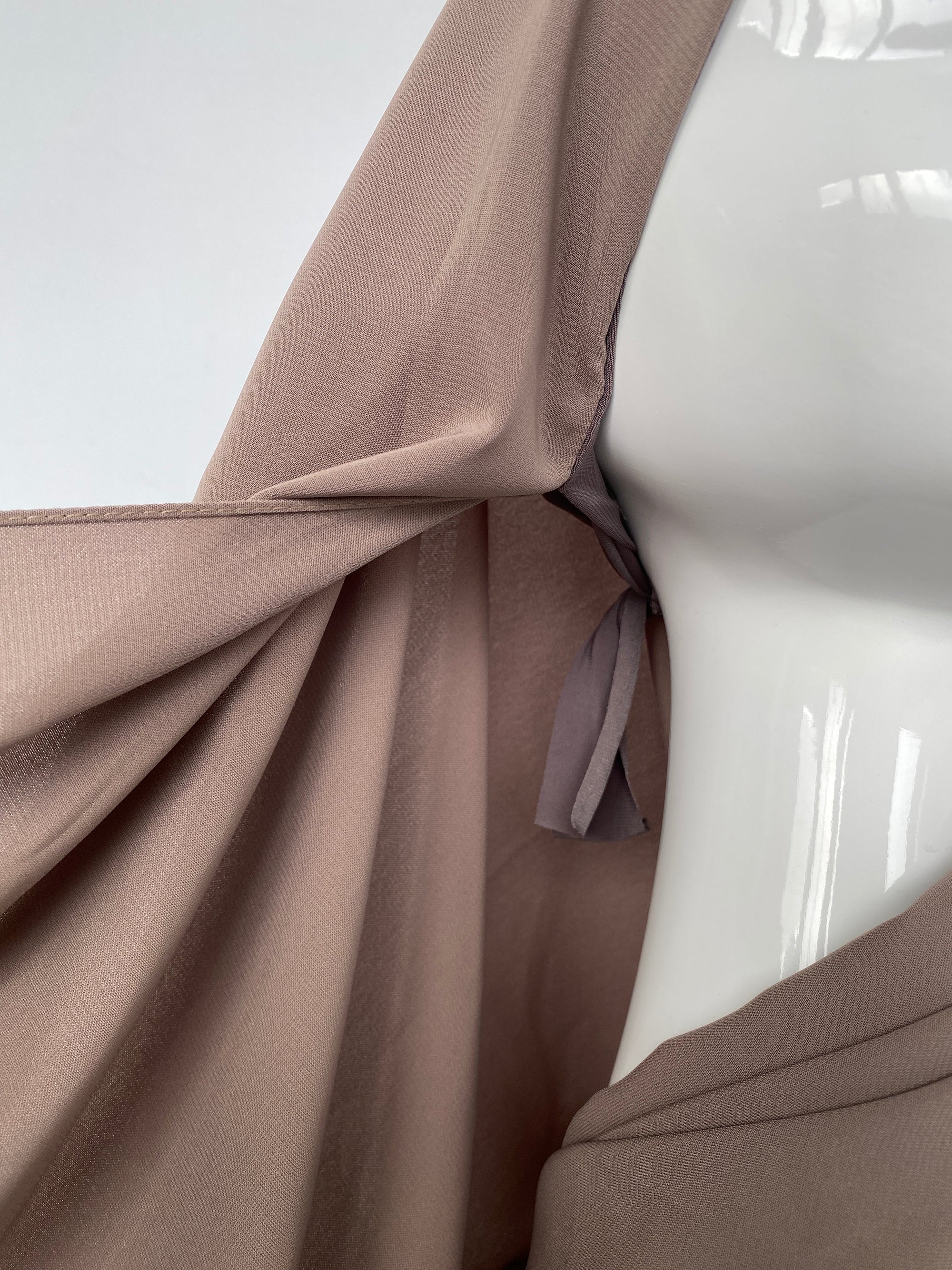 SOIE DE MÉDINE À ENFILER HIJAB BEIGE FONCÉ