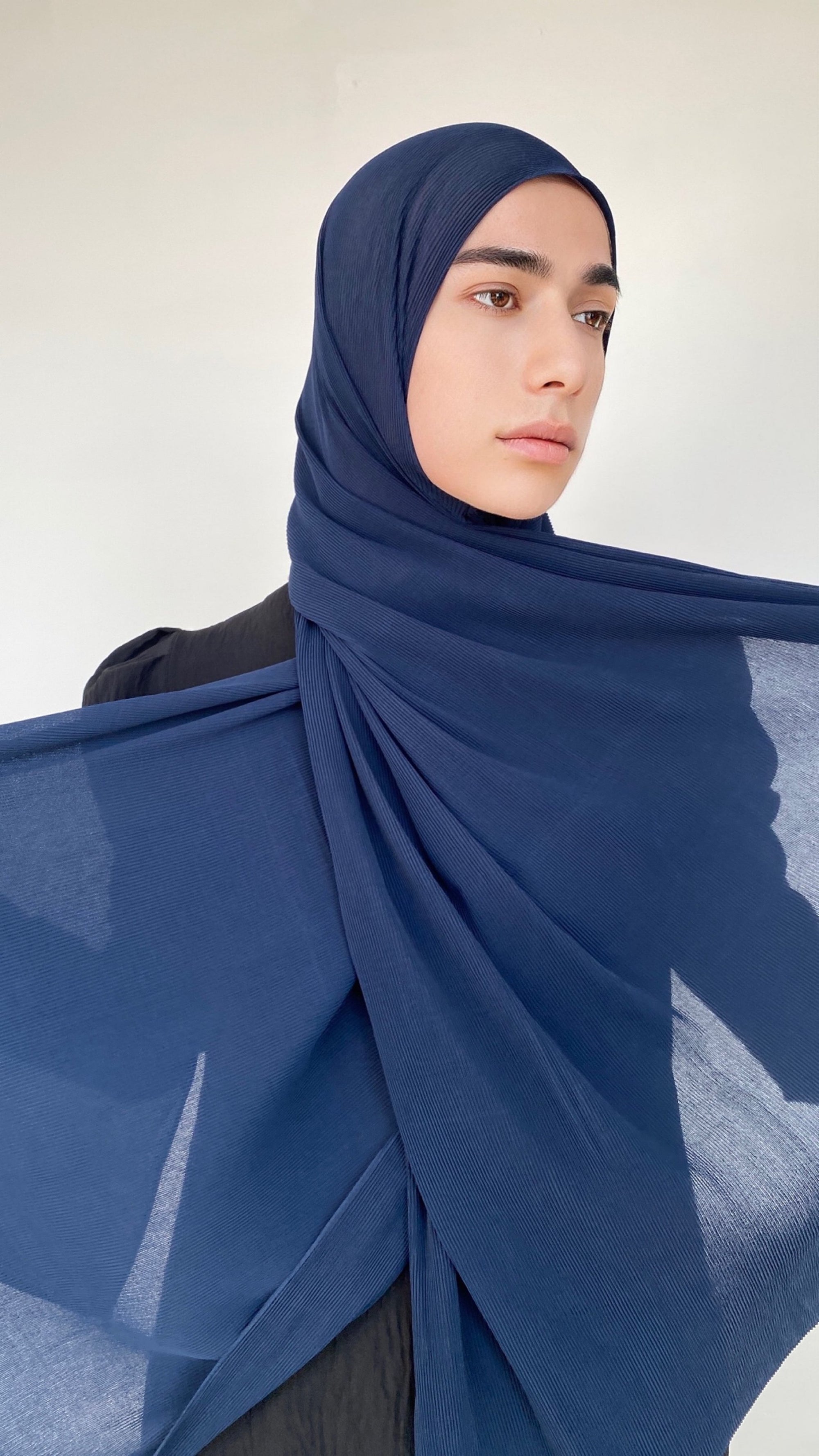 HIJAB MOUSSELINE PLISSÉE BLEU FONCÉ