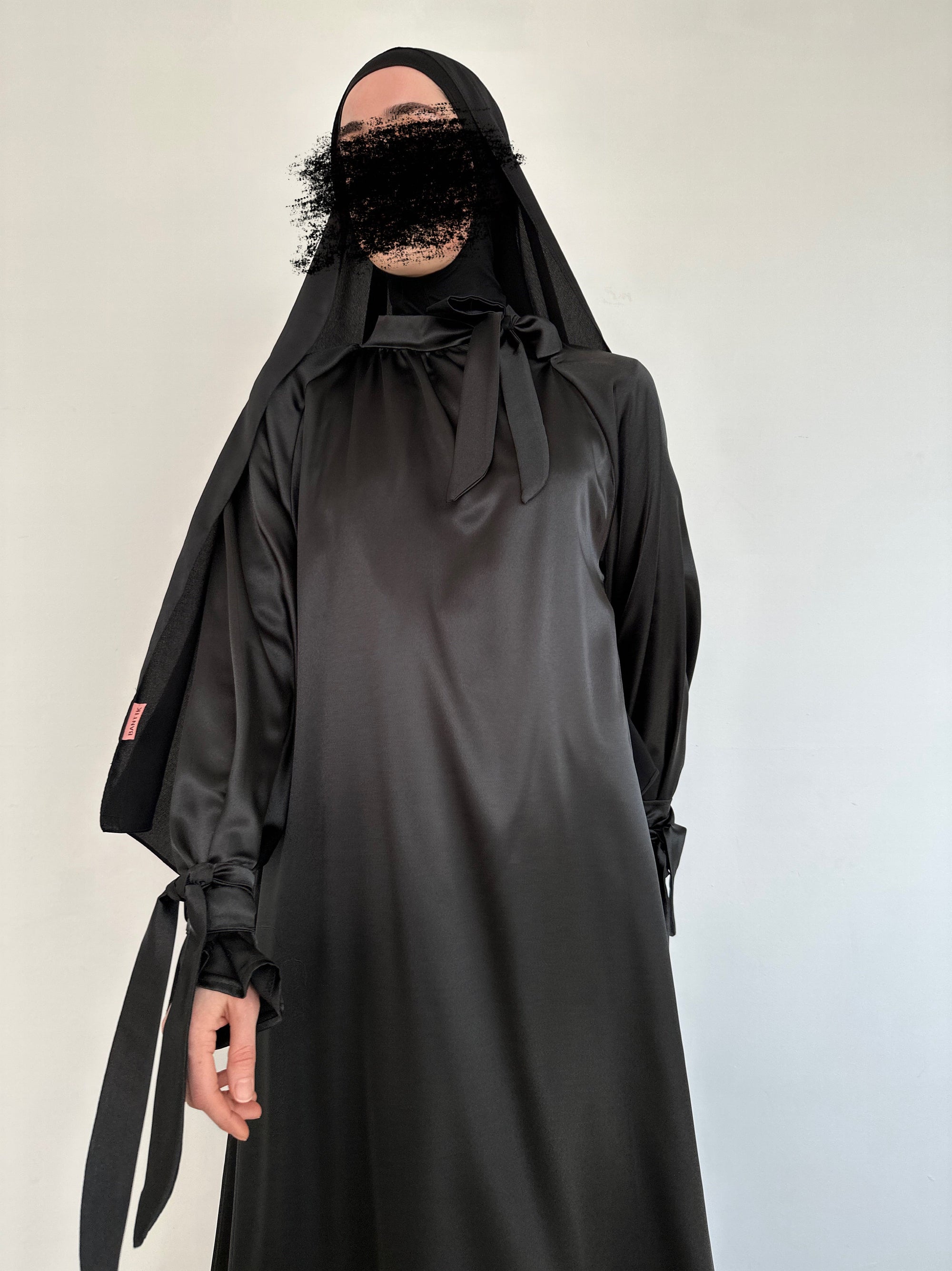 ABAYA SATINÉ NOIR