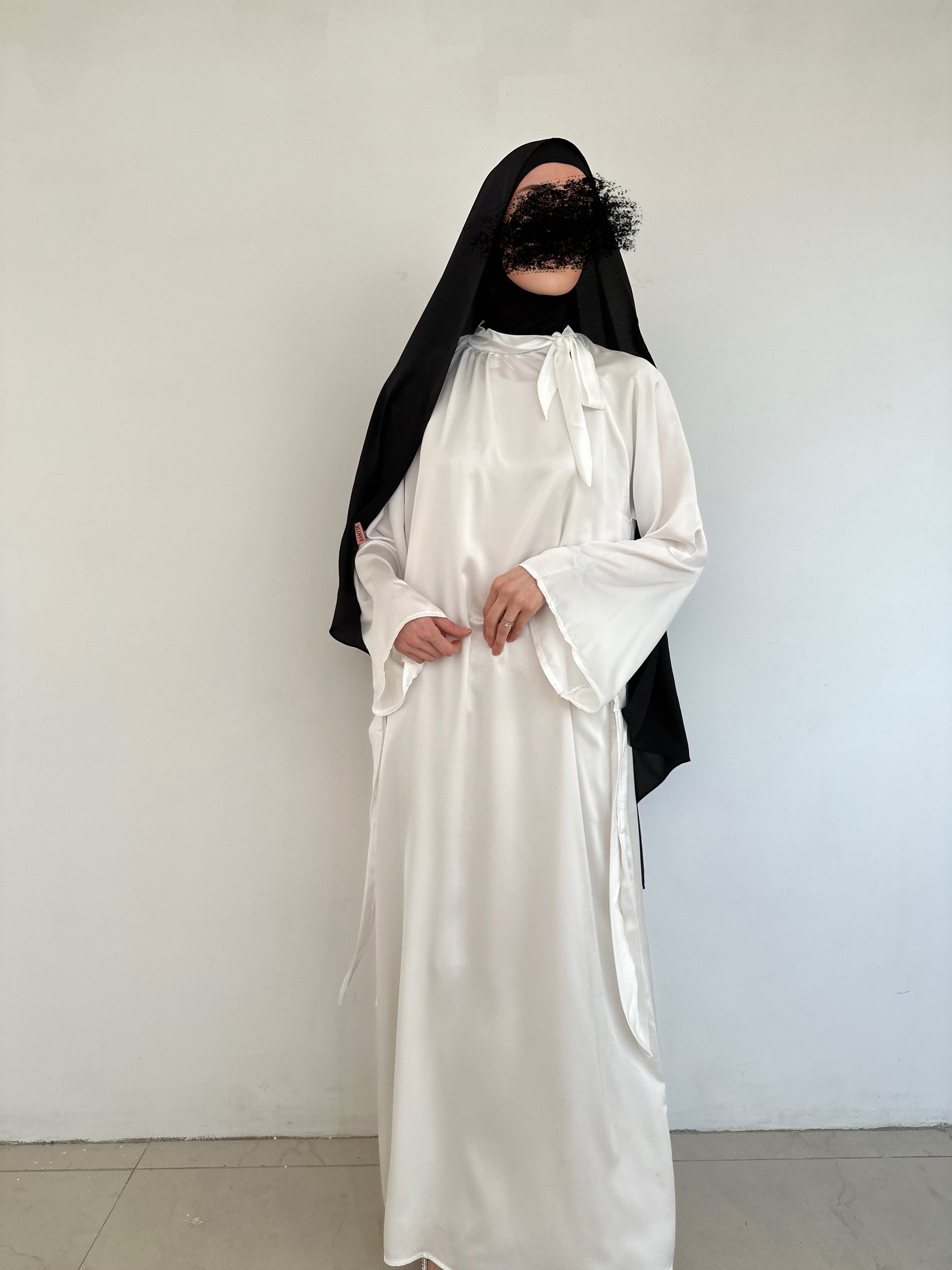 ABAYA SATINÉ CRÈME