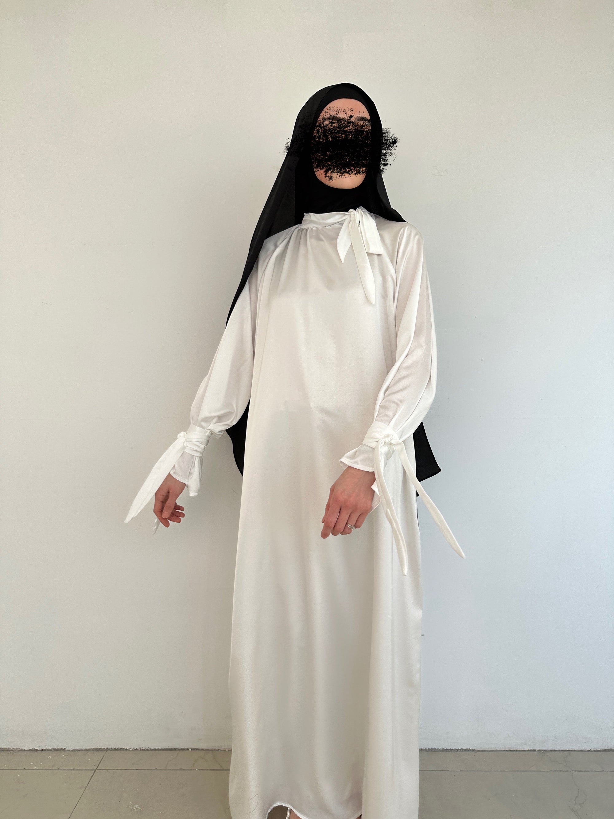 ABAYA SATINÉ CRÈME