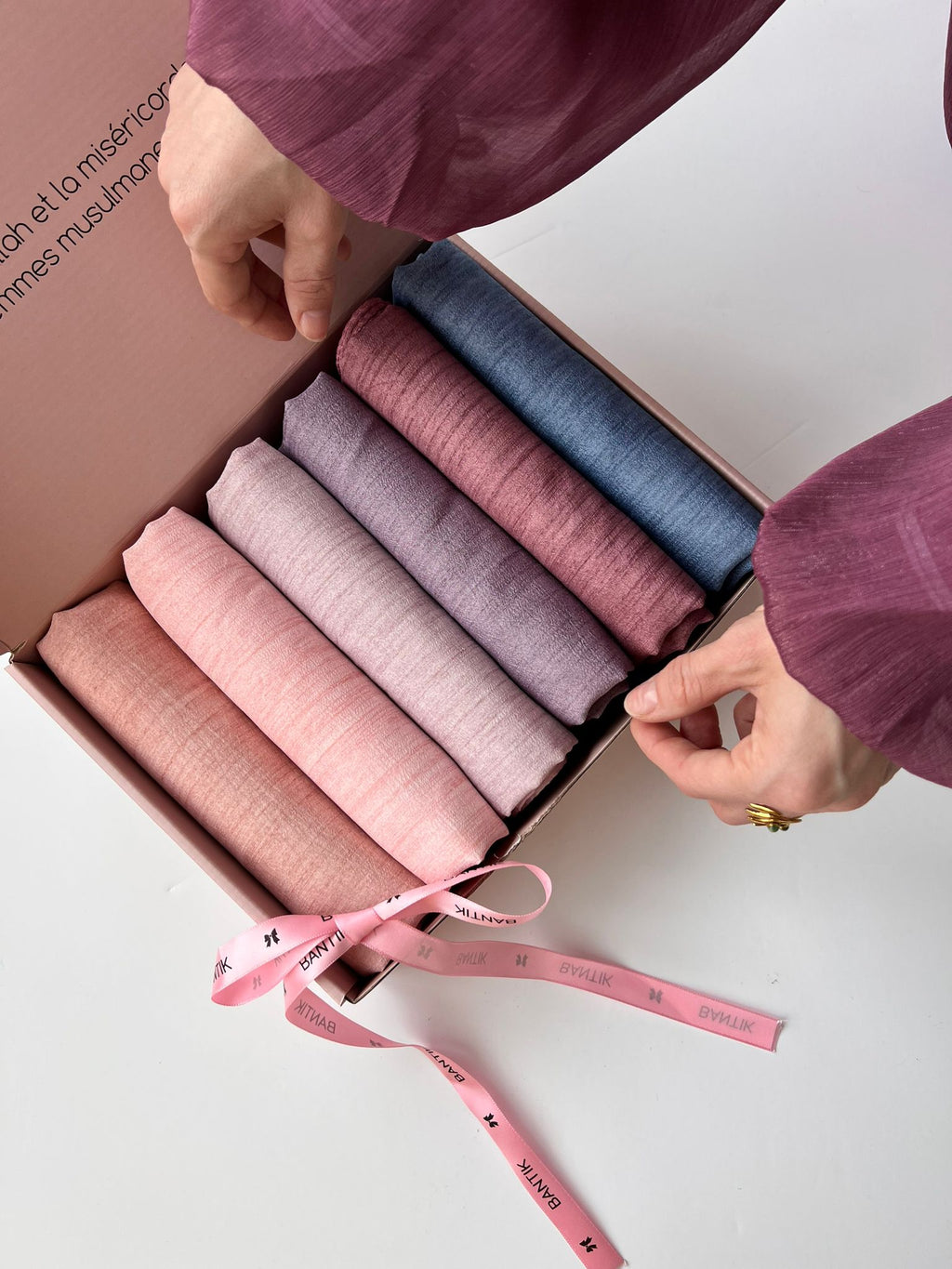 BOX SIX HIJABS LIN