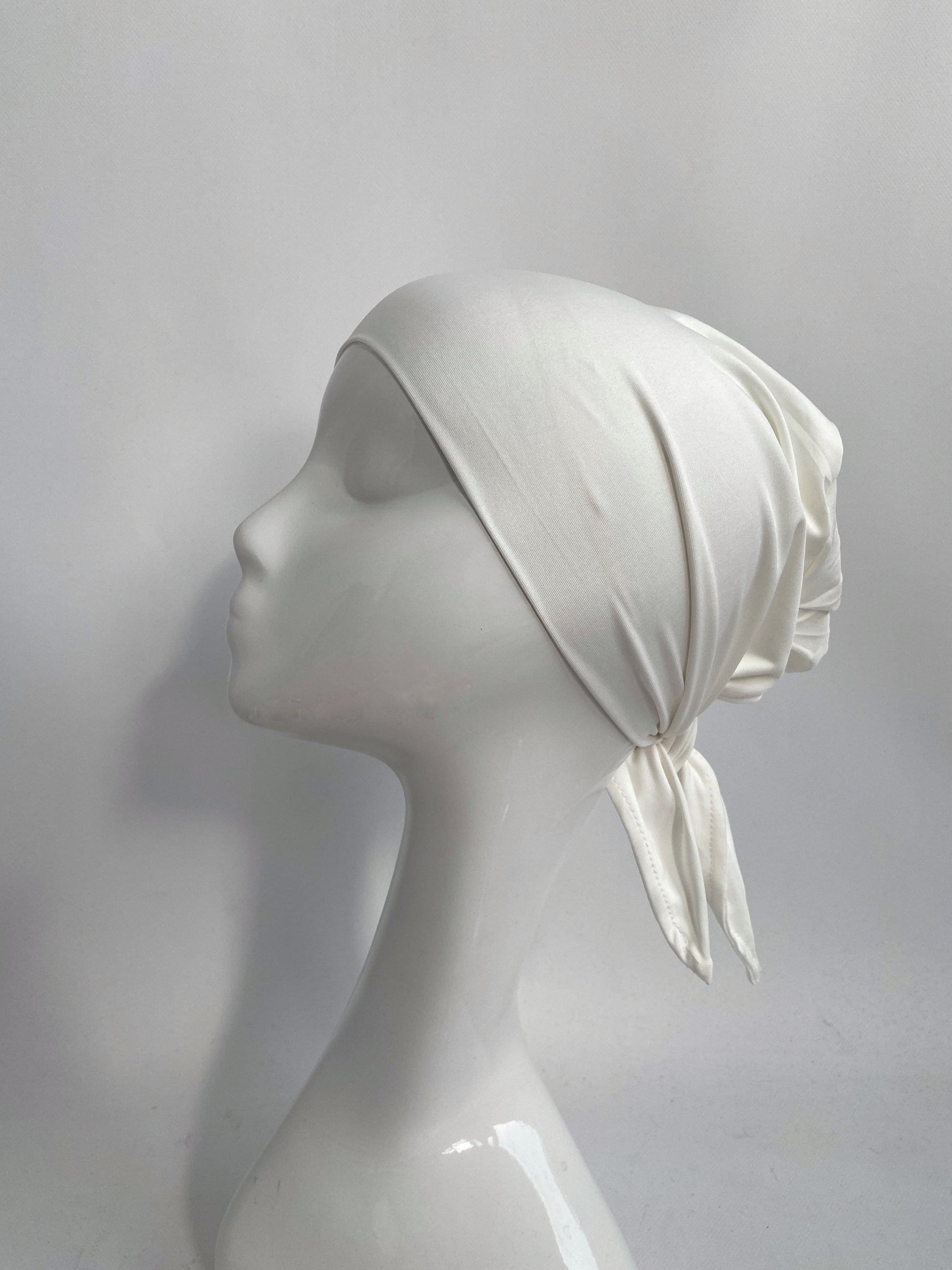 LOT 3 BONNETS