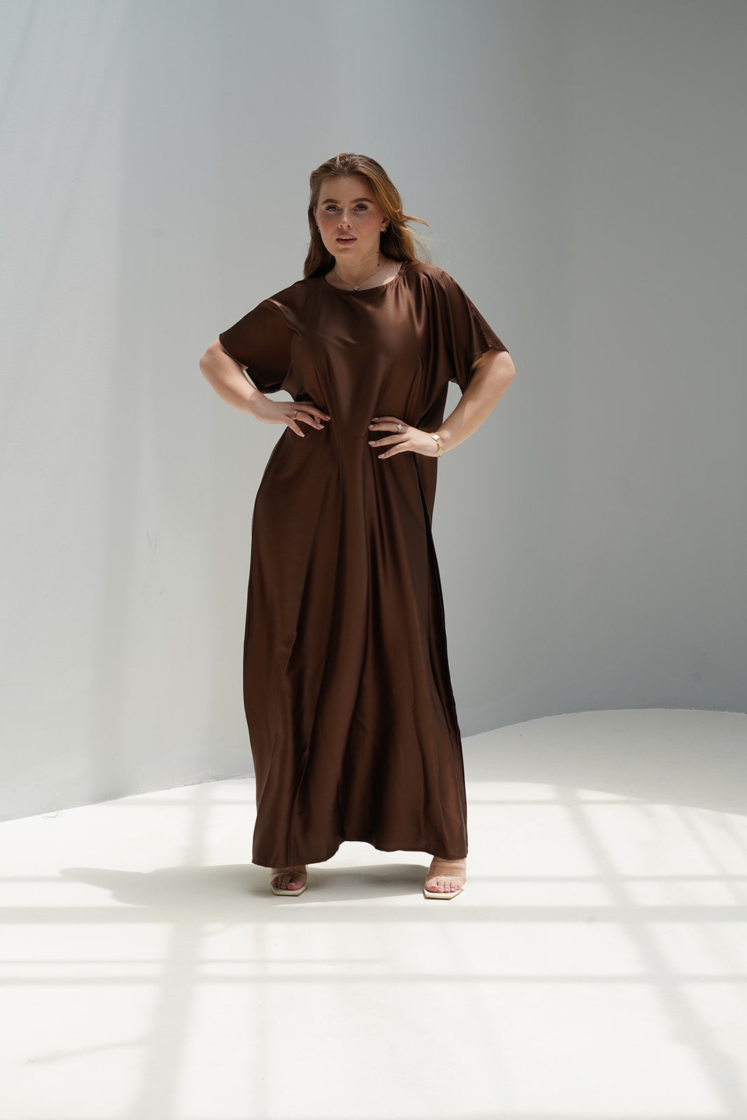 Robe en satin marron