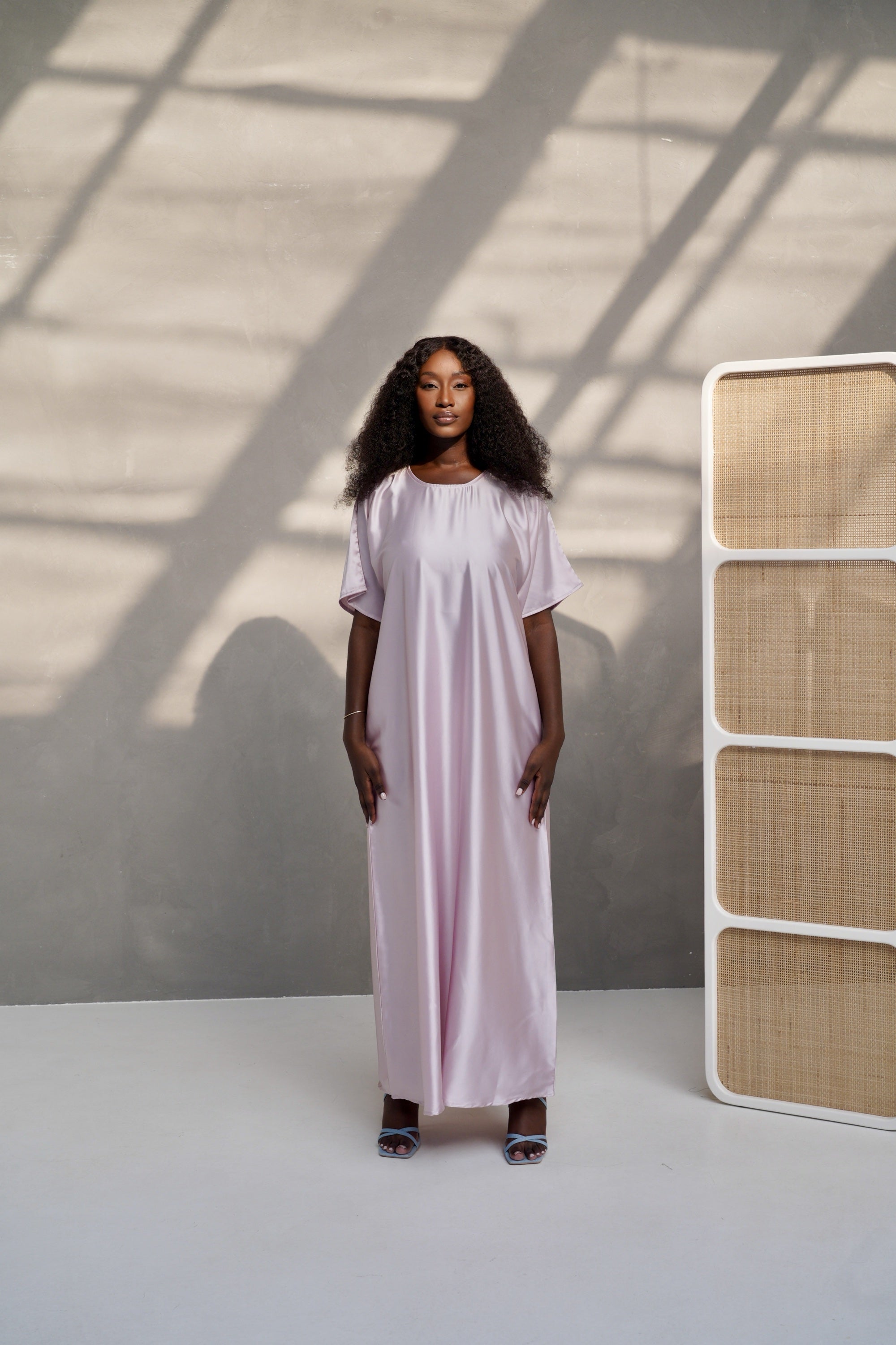 Robe en satin mauve